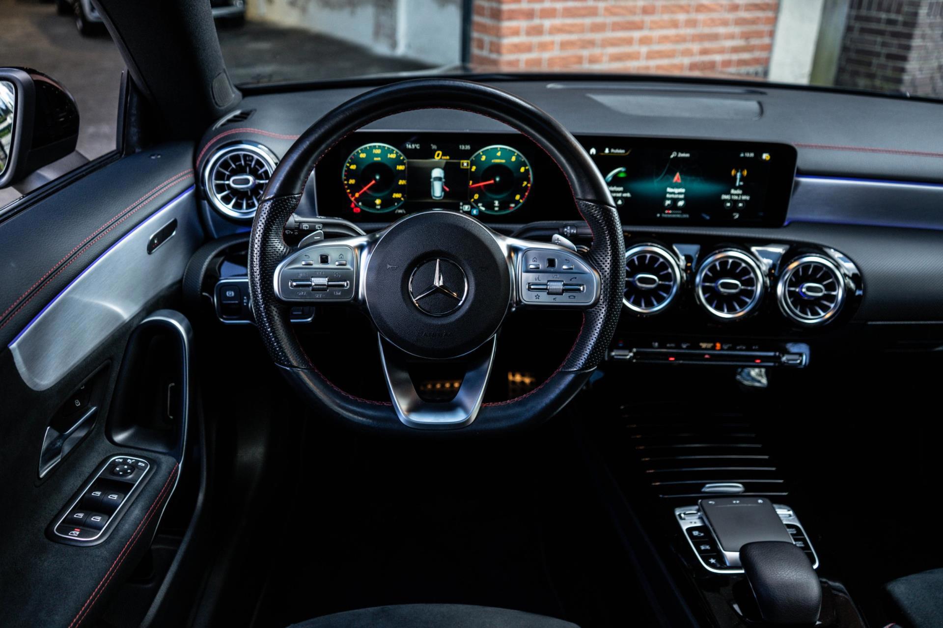 Mercedes-Benz CLA-klasse Shooting Brake 200 AMG Line (2020), foto 12
