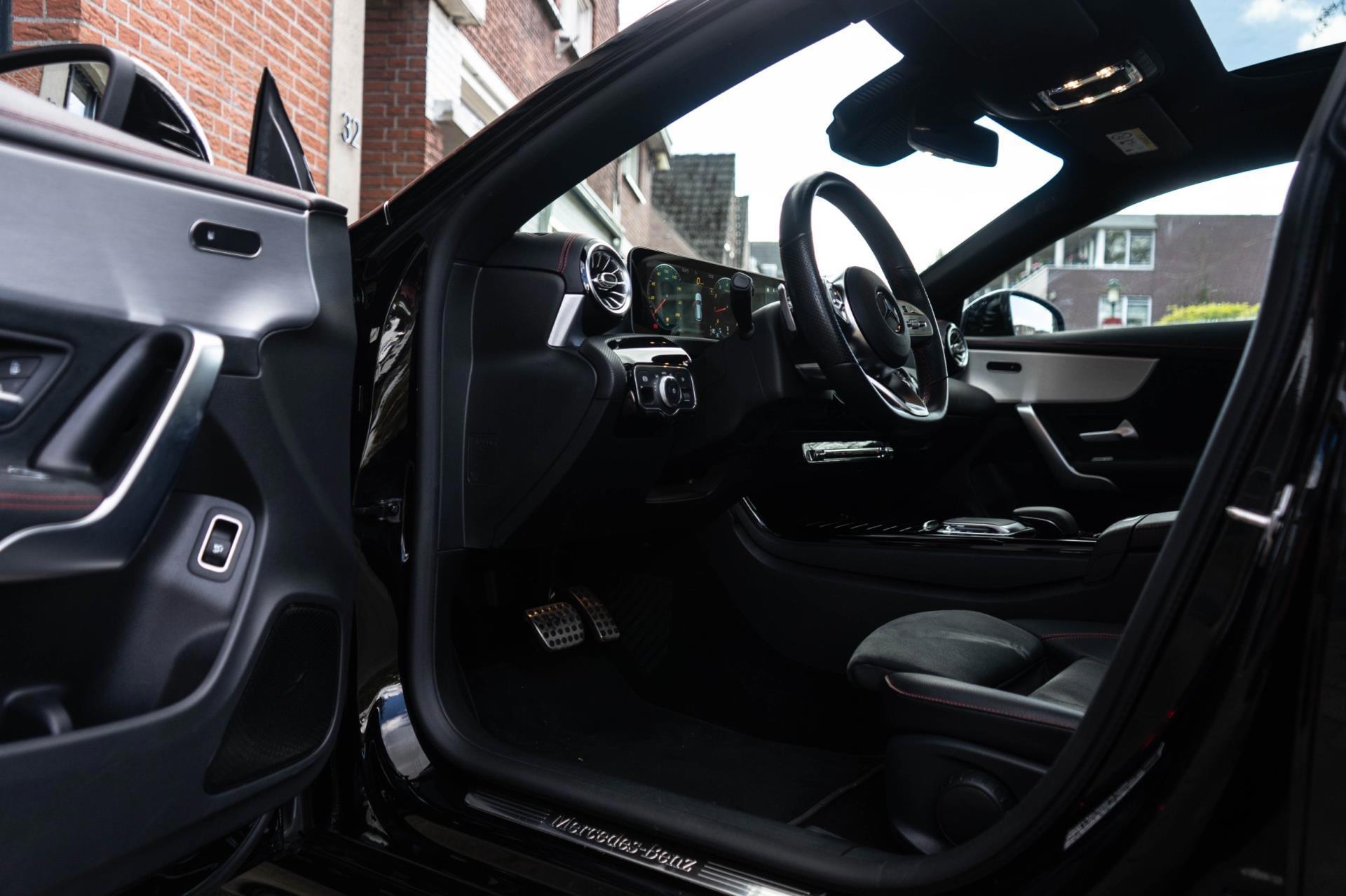 Mercedes-Benz CLA-klasse Shooting Brake 200 AMG Line (2020), foto 13