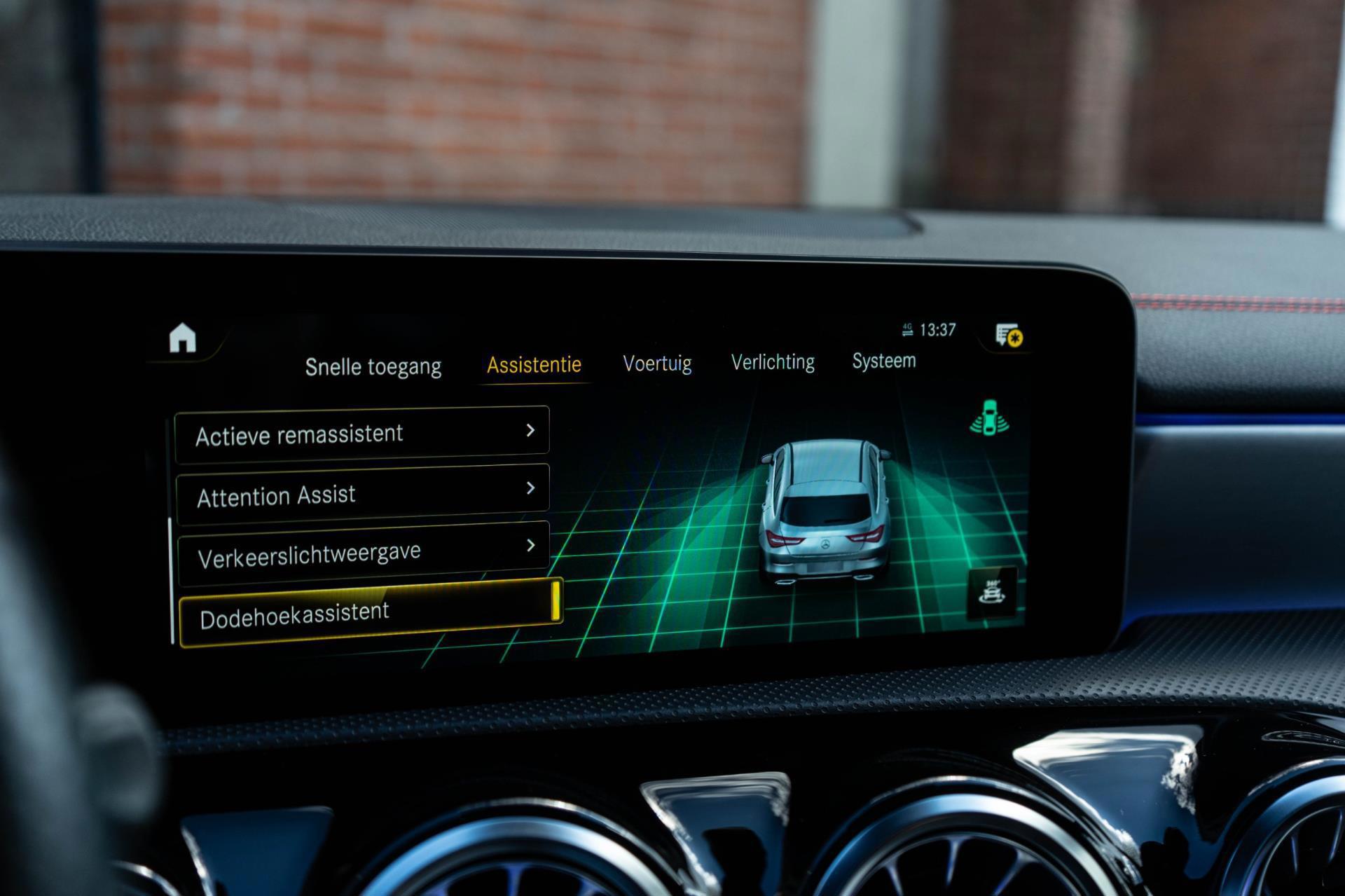 Mercedes-Benz CLA-klasse Shooting Brake 200 AMG Line (2020), foto 17