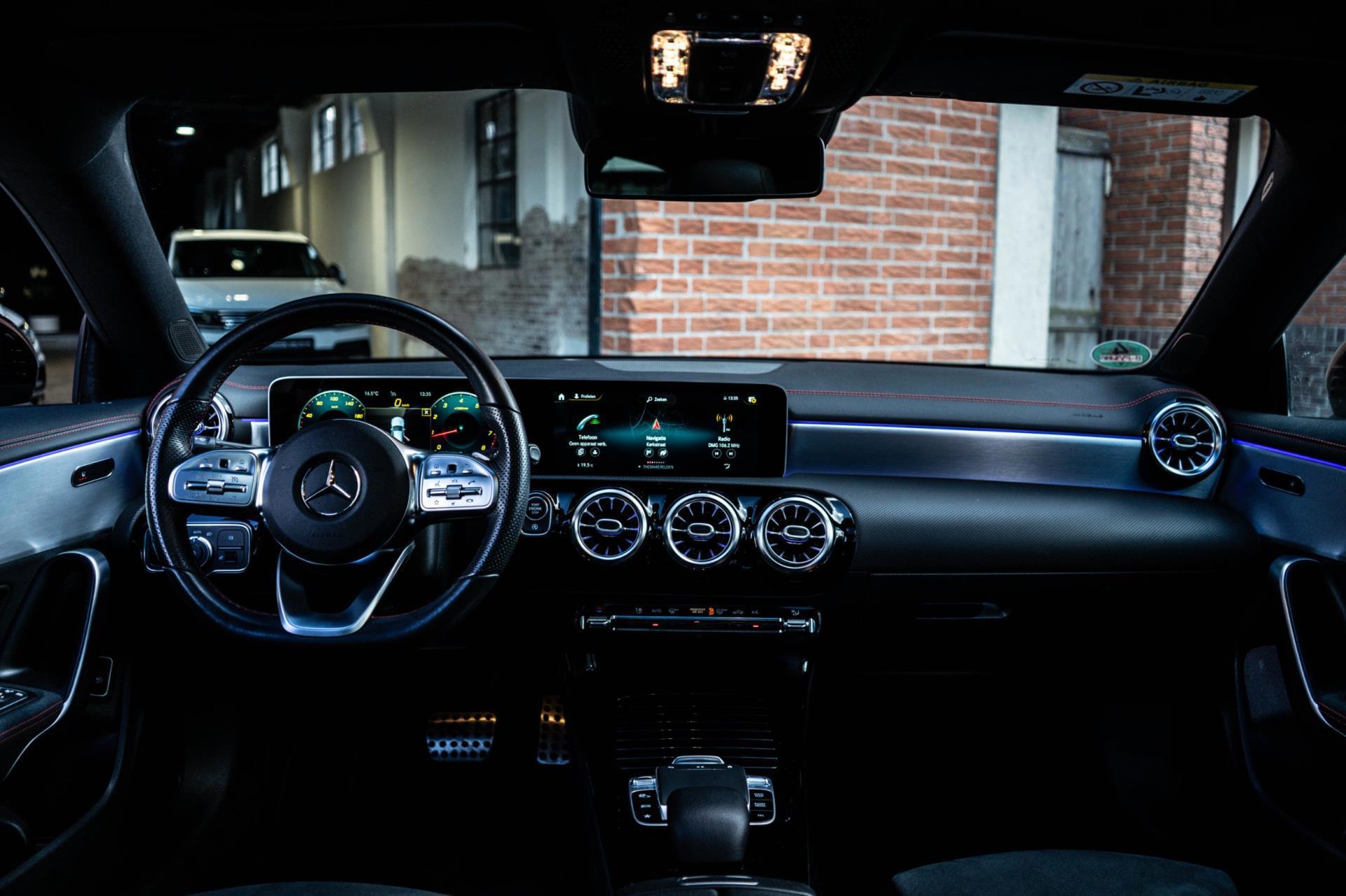 Mercedes-Benz CLA-klasse Shooting Brake 200 AMG Line (2020), foto 3