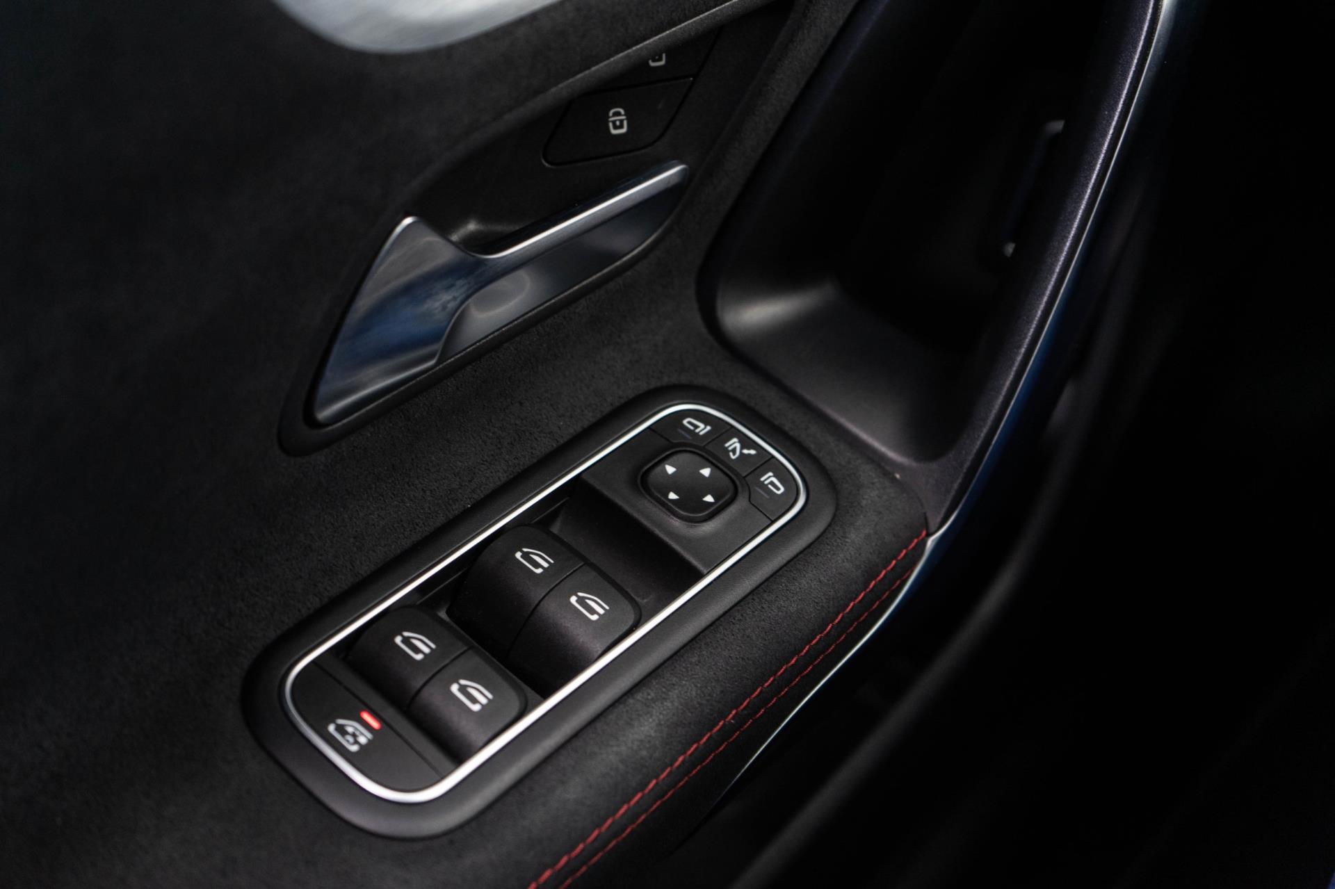 Mercedes-Benz CLA-klasse Shooting Brake 200 AMG Line (2020), foto 25