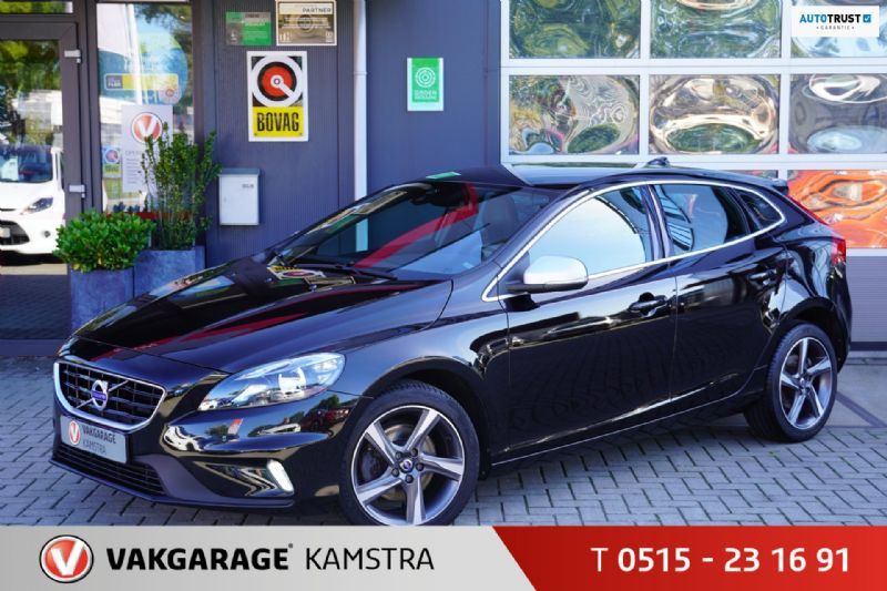 Volvo V40 2.0 T3 152PK R-Design (2016), foto 1