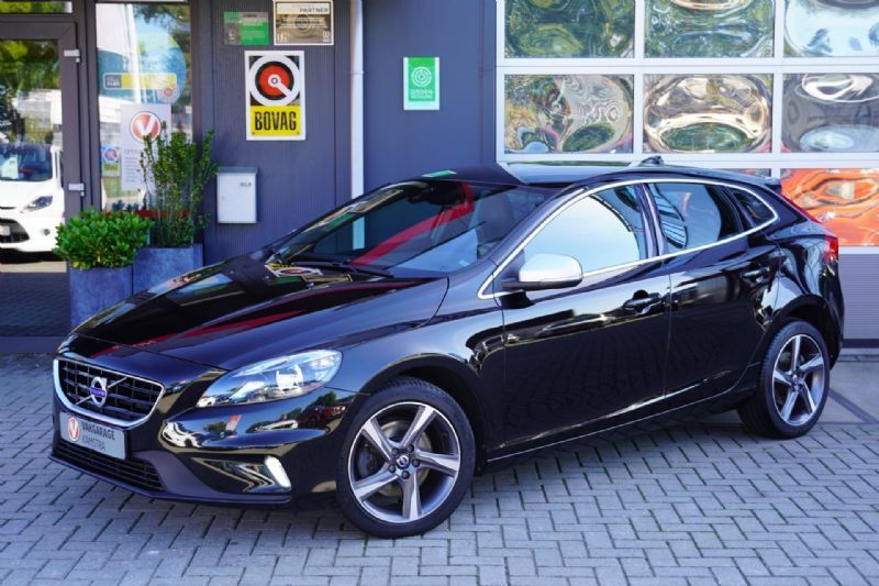 Volvo V40 2.0 T3 152PK R-Design (2016), foto 2