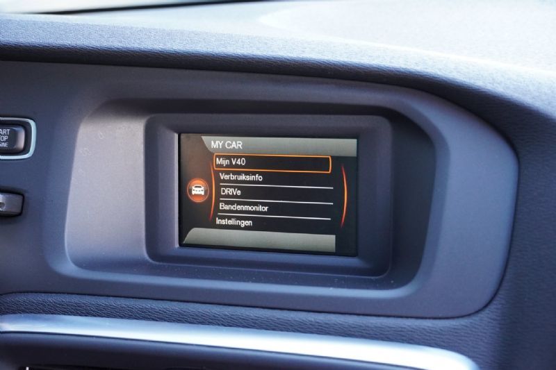 Volvo V40 2.0 T3 152PK R-Design (2016), foto 19