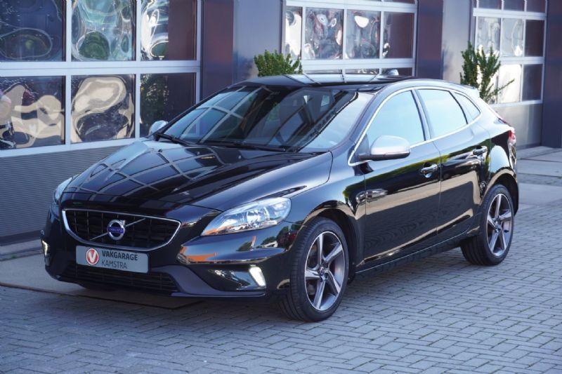 Volvo V40 2.0 T3 152PK R-Design (2016), foto 5