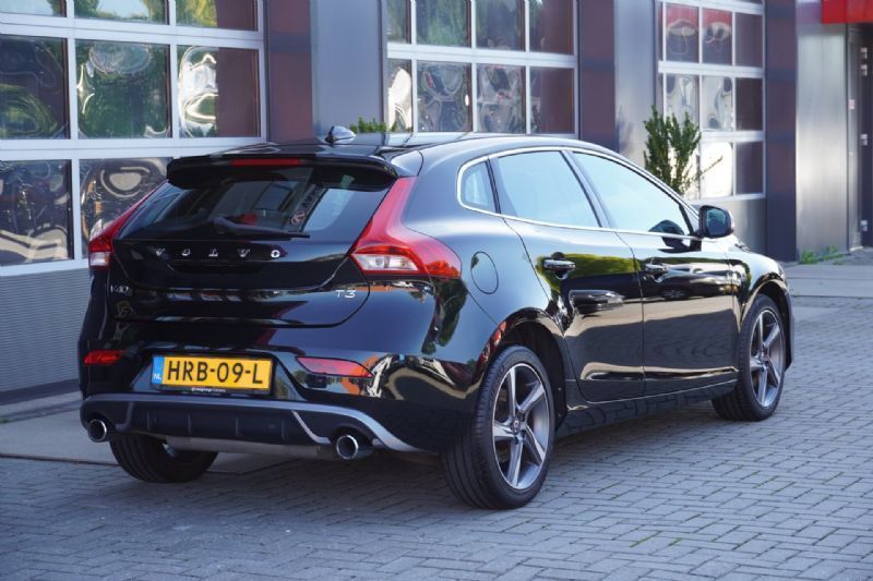 Volvo V40 2.0 T3 152PK R-Design (2016), foto 8