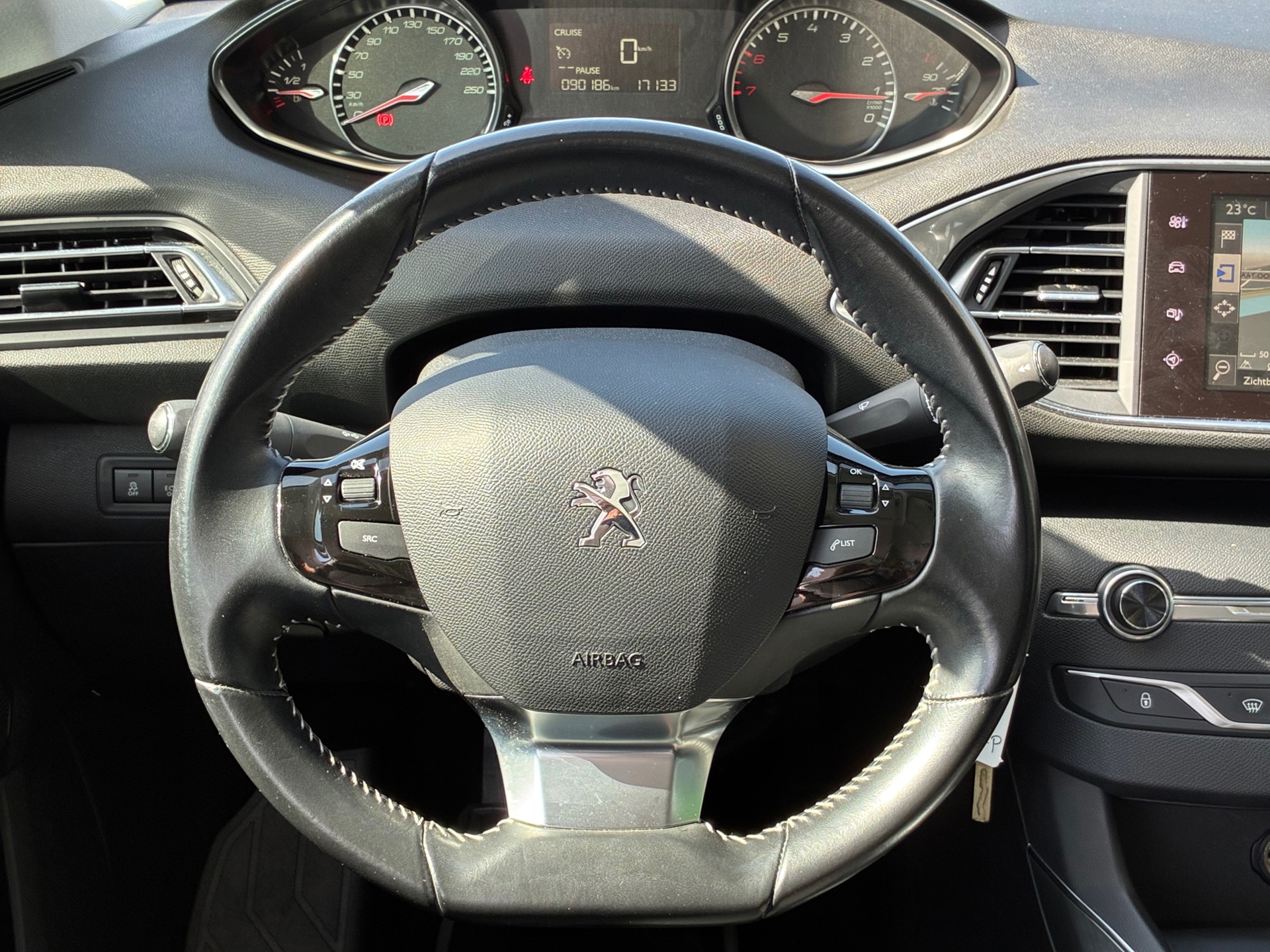 Peugeot 308 1.2 PureTech Allure (2016), foto 2