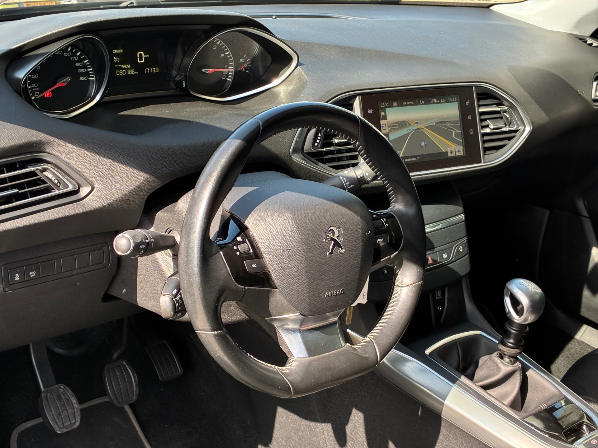 Peugeot 308 1.2 PureTech Allure (2016), foto 11