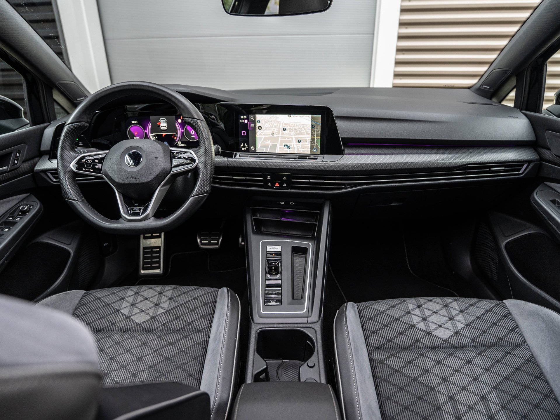 Volkswagen Golf 1.5 eTSI R-Line (2021), foto 13