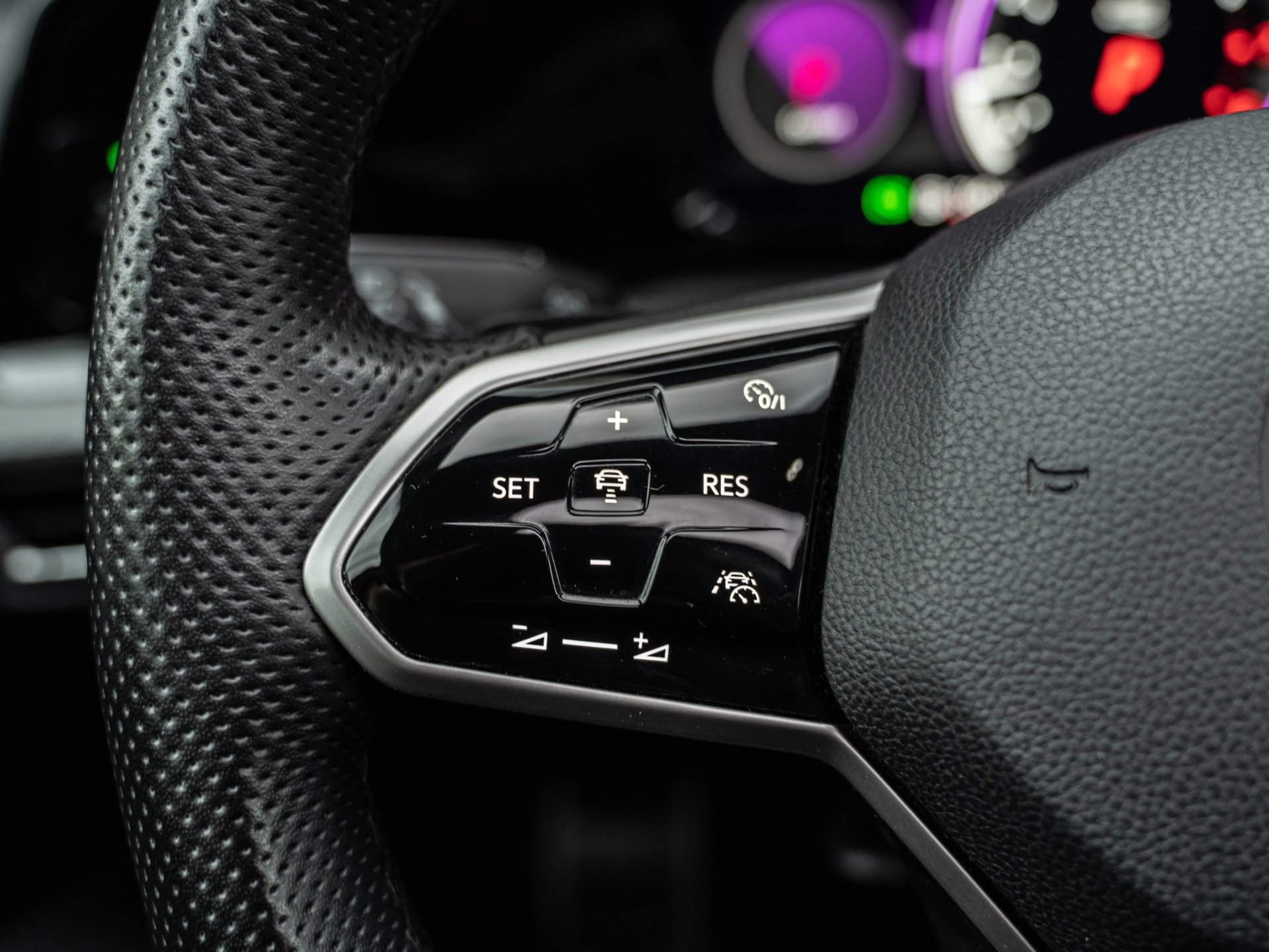 Volkswagen Golf 1.5 eTSI R-Line (2021), foto 17