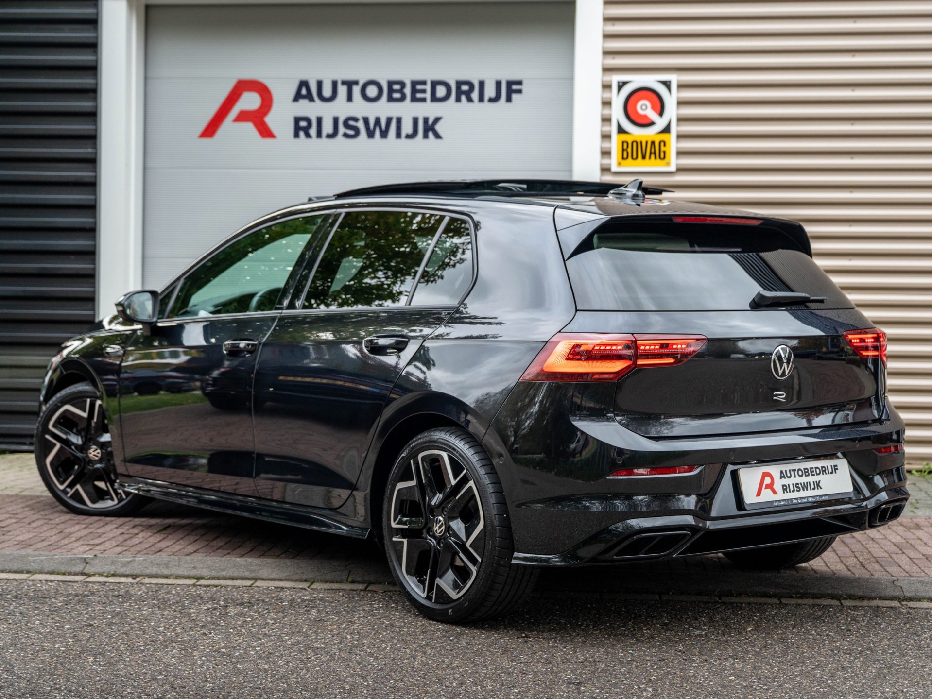 Volkswagen Golf 1.5 eTSI R-Line (2021), foto 3