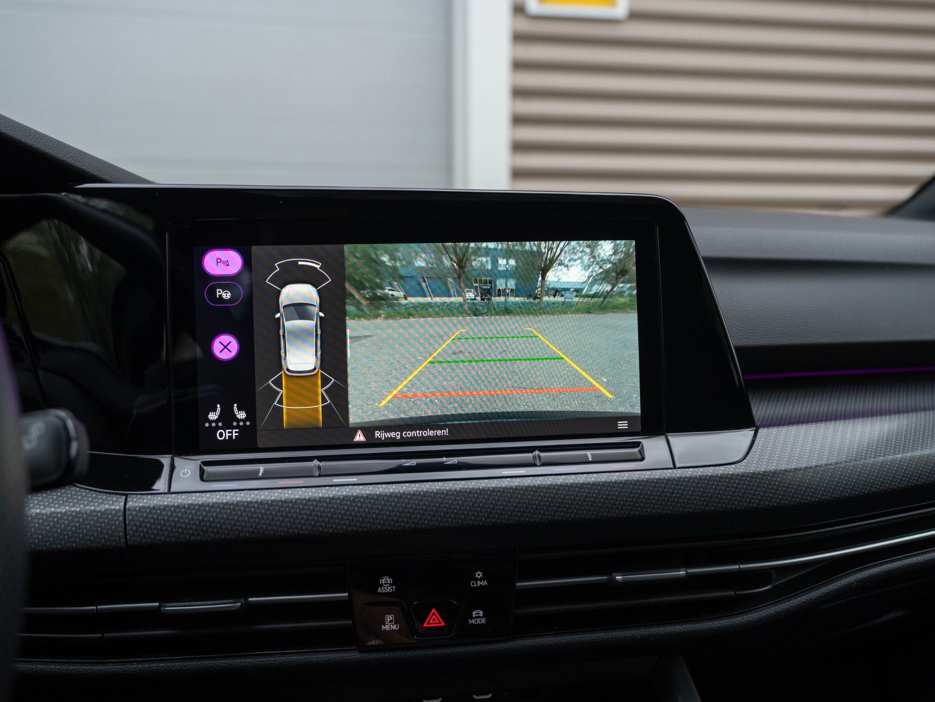 Volkswagen Golf 1.5 eTSI R-Line (2021), foto 23