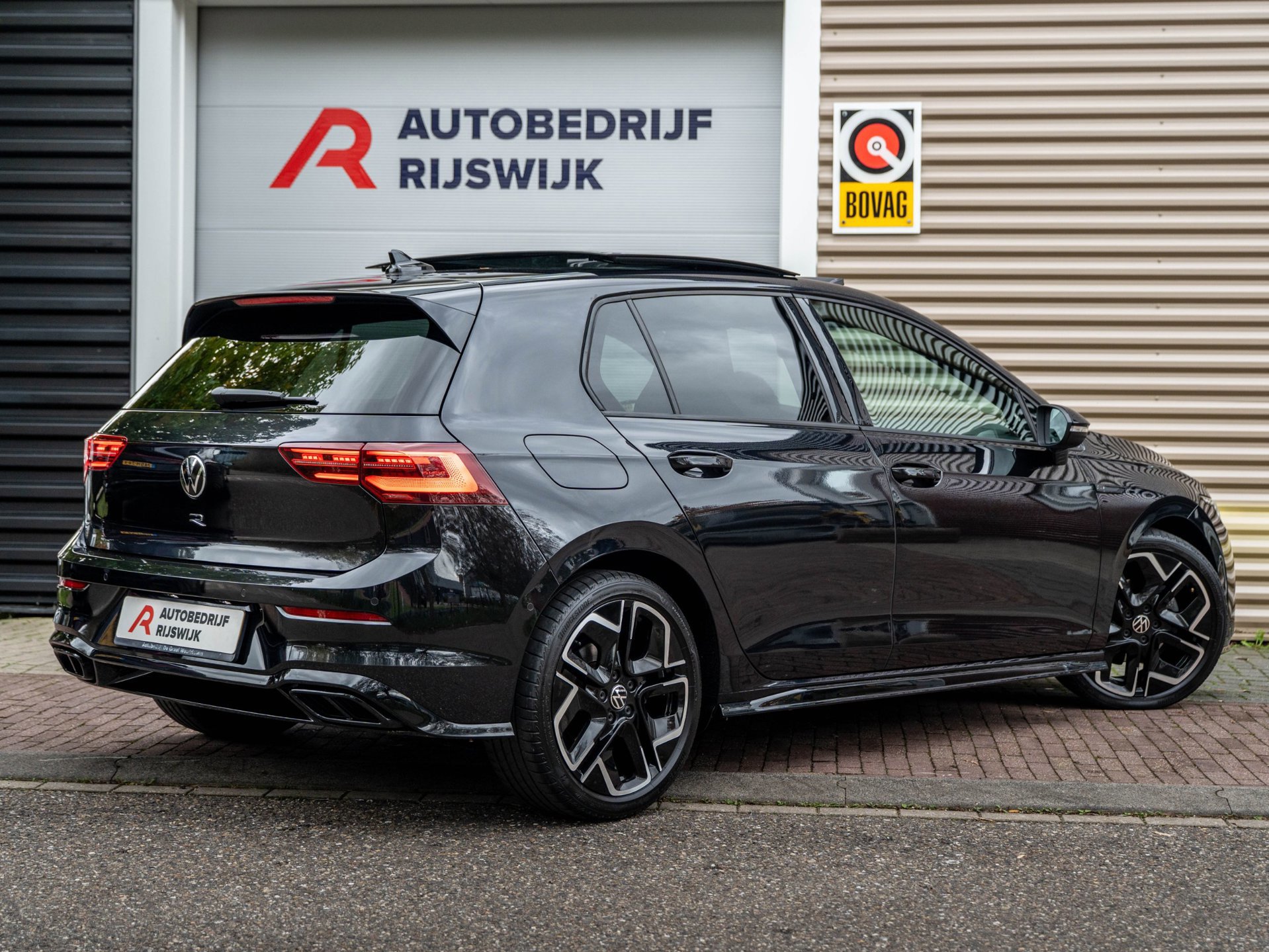 Volkswagen Golf 1.5 eTSI R-Line (2021), foto 4