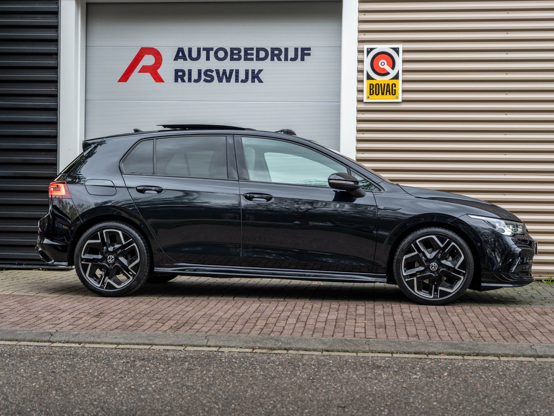 Volkswagen Golf 1.5 eTSI R-Line (2021), foto 5