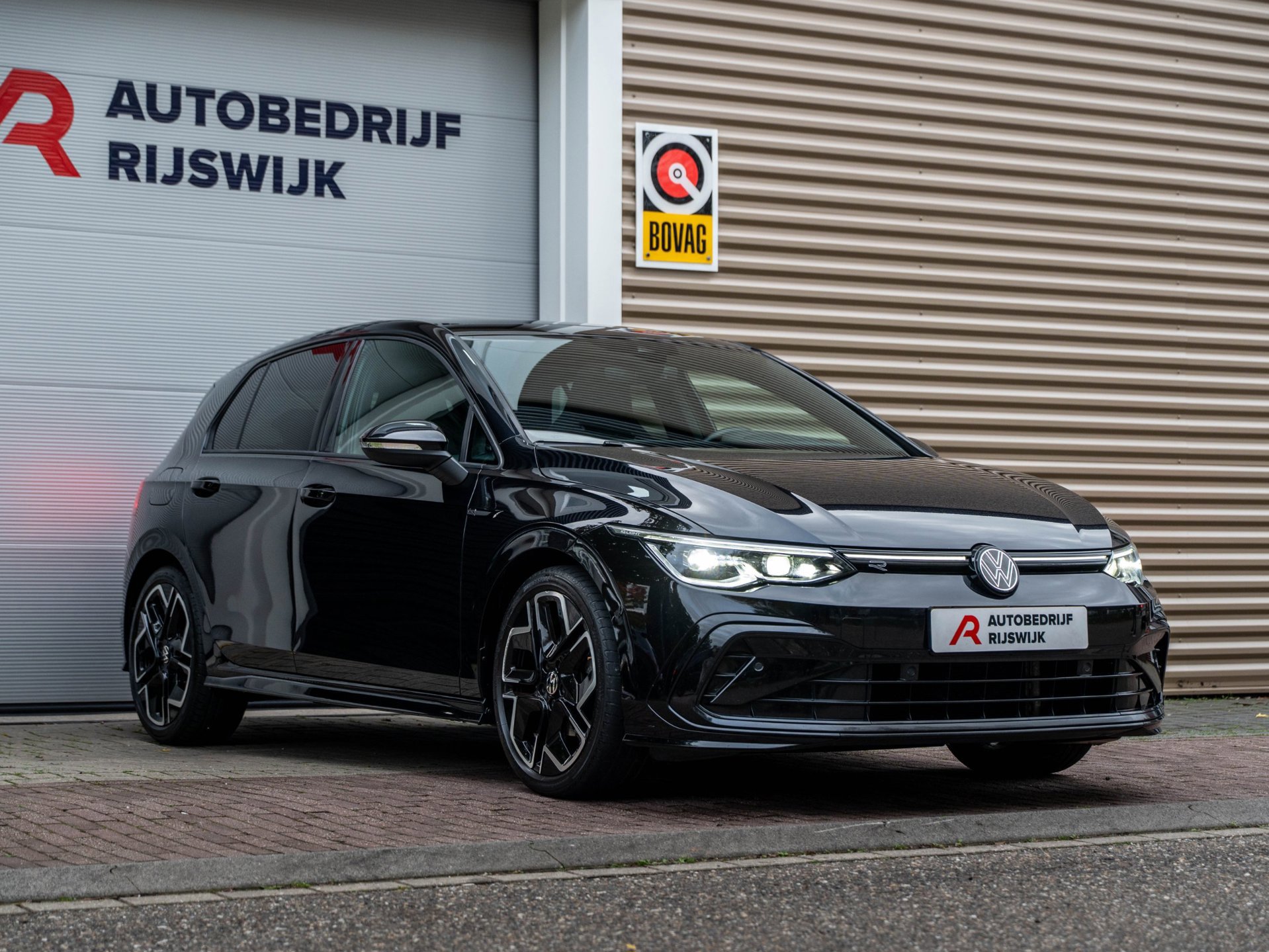Volkswagen Golf 1.5 eTSI R-Line (2021), foto 8