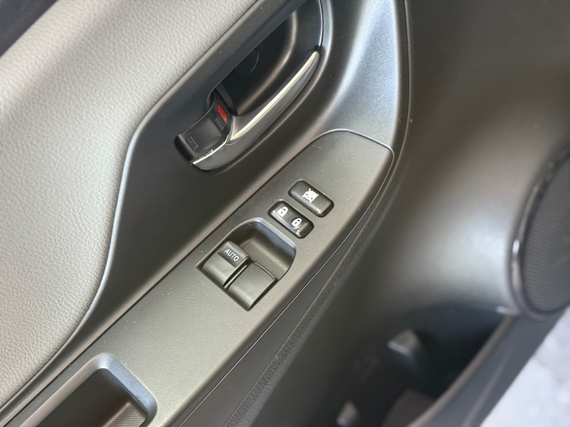 Toyota Yaris 1.0 VVT-i Energy (2018), foto 22