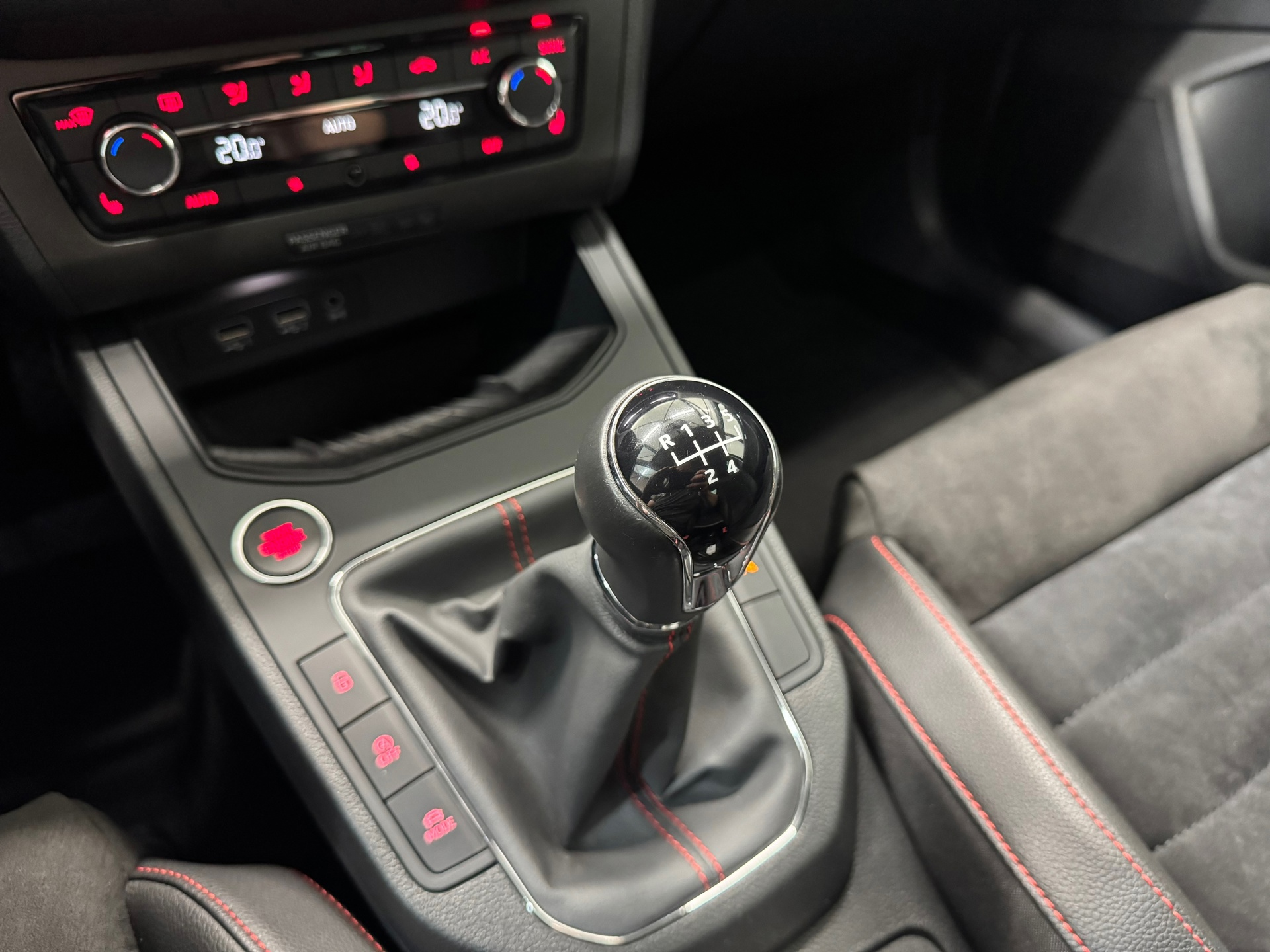 Seat Ibiza 1.0 TSI FR Business Intense (2018), foto 23