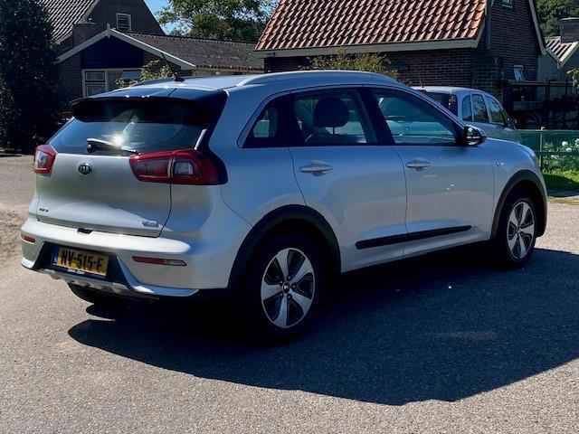 Kia Niro 1.6 GDi Hybrid ComfortLine (2017), foto 11