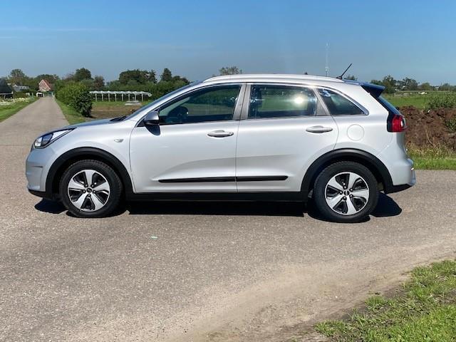 Kia Niro 1.6 GDi Hybrid ComfortLine (2017), foto 17