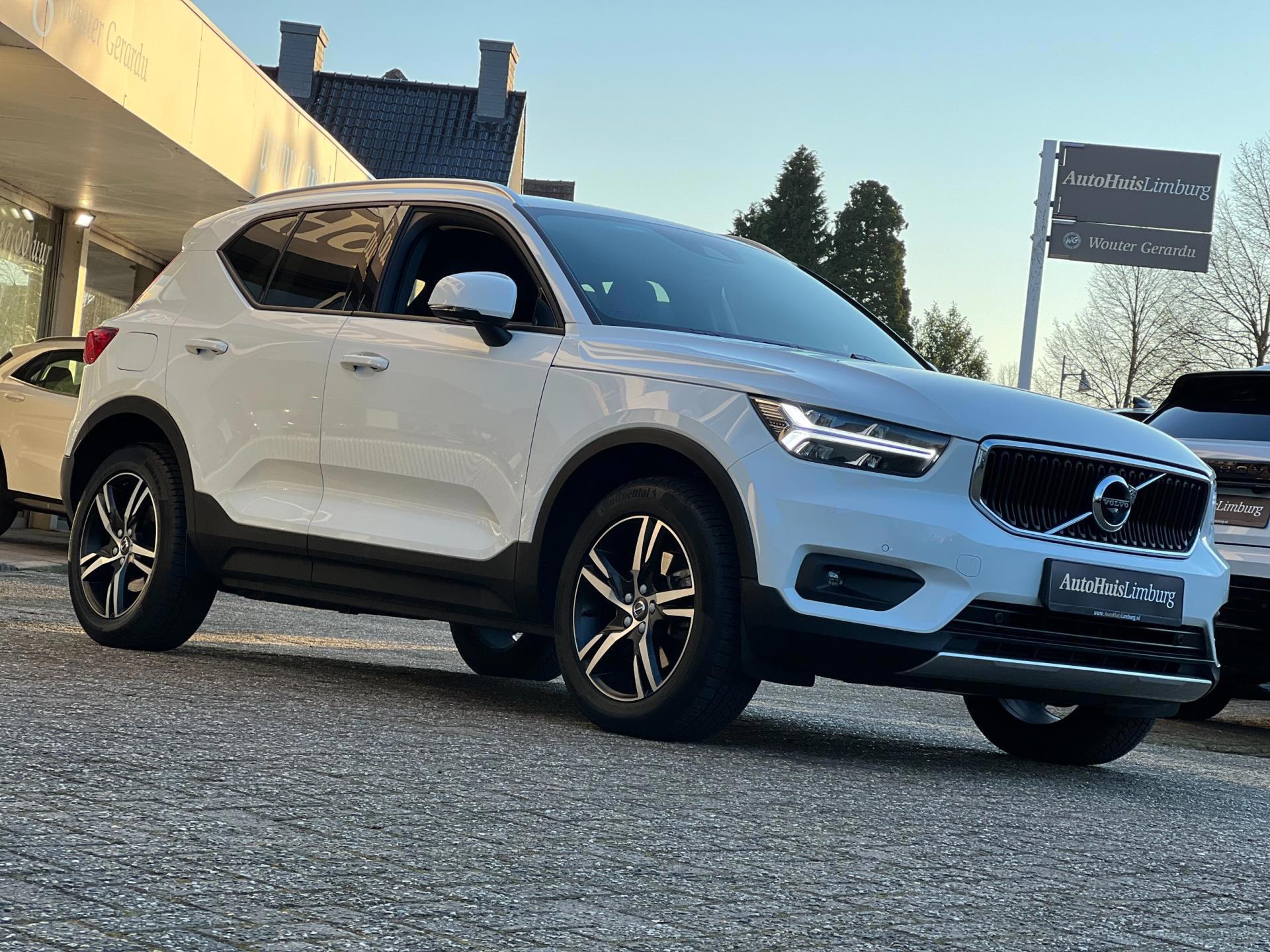 Volvo XC40 2.0 T4 AWD R-Design (2019), foto 2