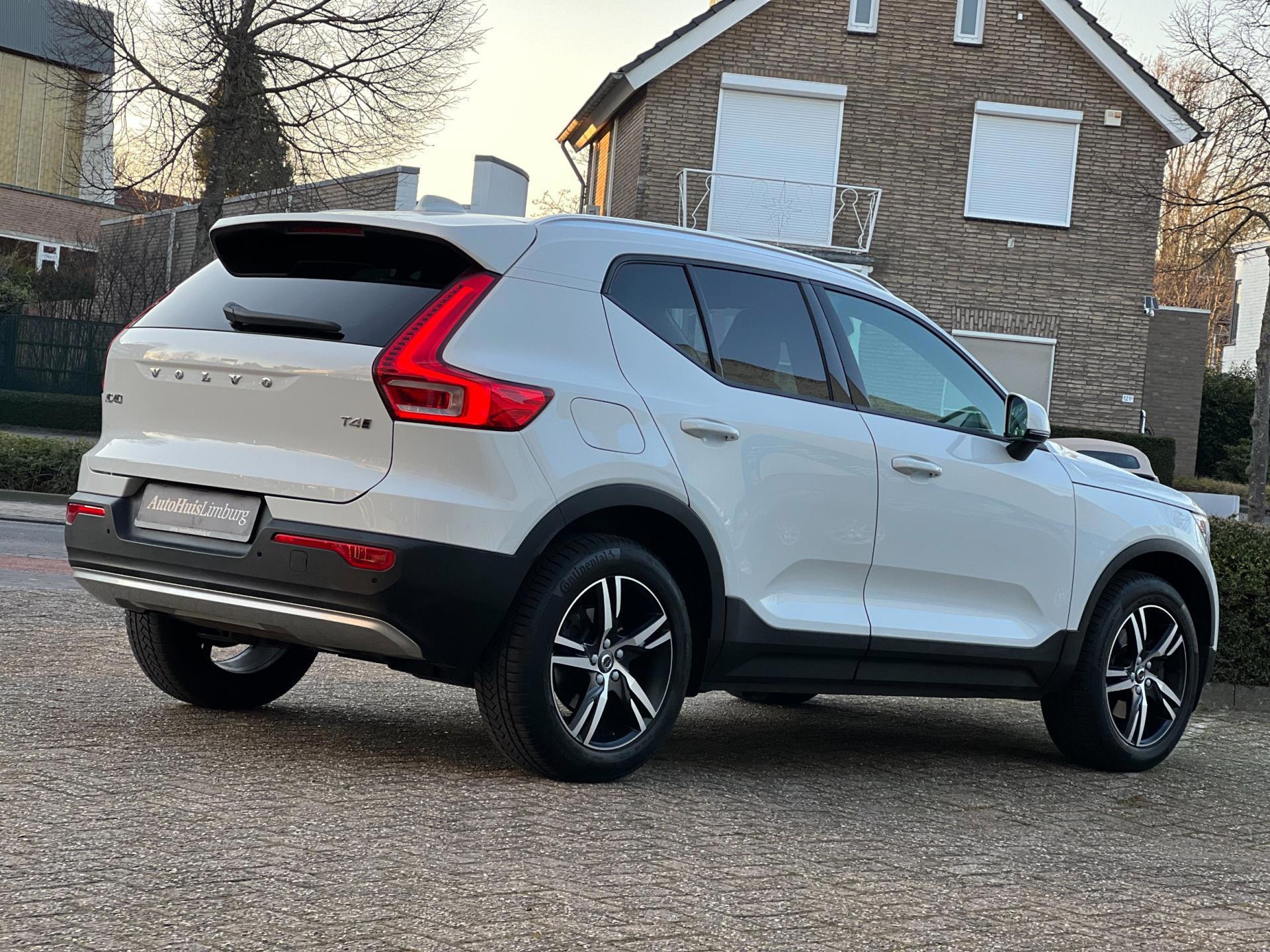 Volvo XC40 2.0 T4 AWD R-Design (2019), foto 5