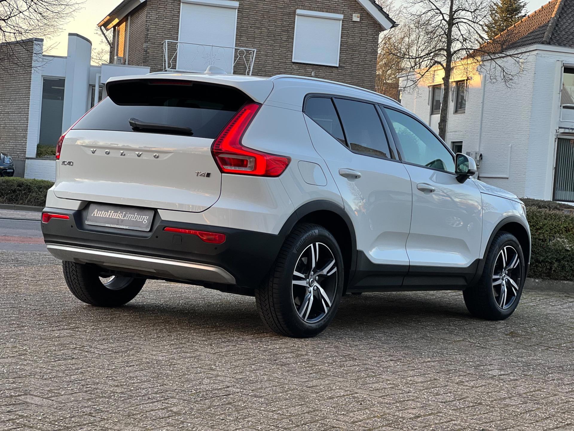 Volvo XC40 2.0 T4 AWD R-Design (2019), foto 6