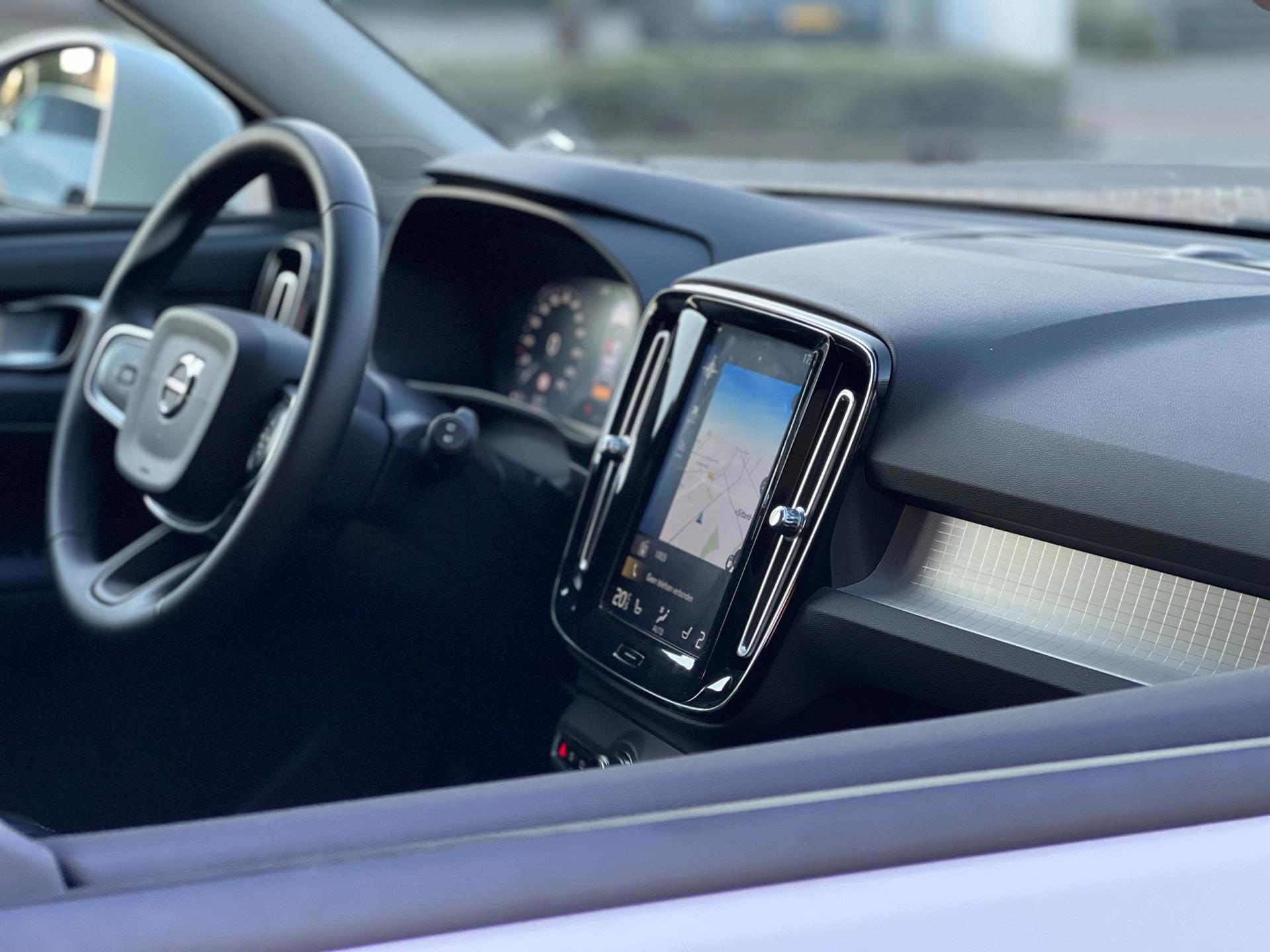 Volvo XC40 2.0 T4 AWD R-Design (2019), foto 7