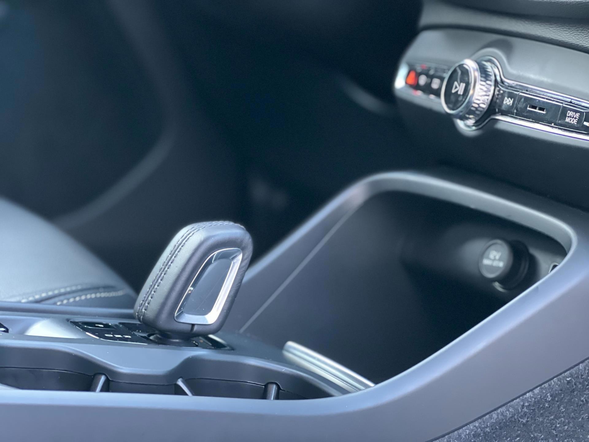 Volvo XC40 2.0 T4 AWD R-Design (2019), foto 9