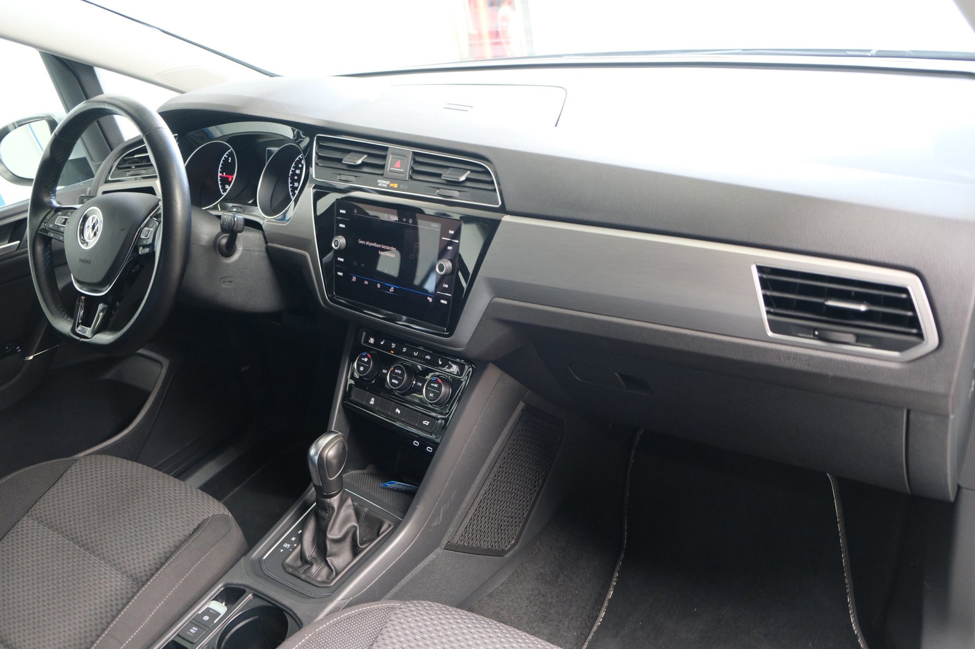 Volkswagen Touran 2.0 TDI 150 PK DSG > Grijskenteken < - Airco, Cruise, PDC. (2021), foto 4