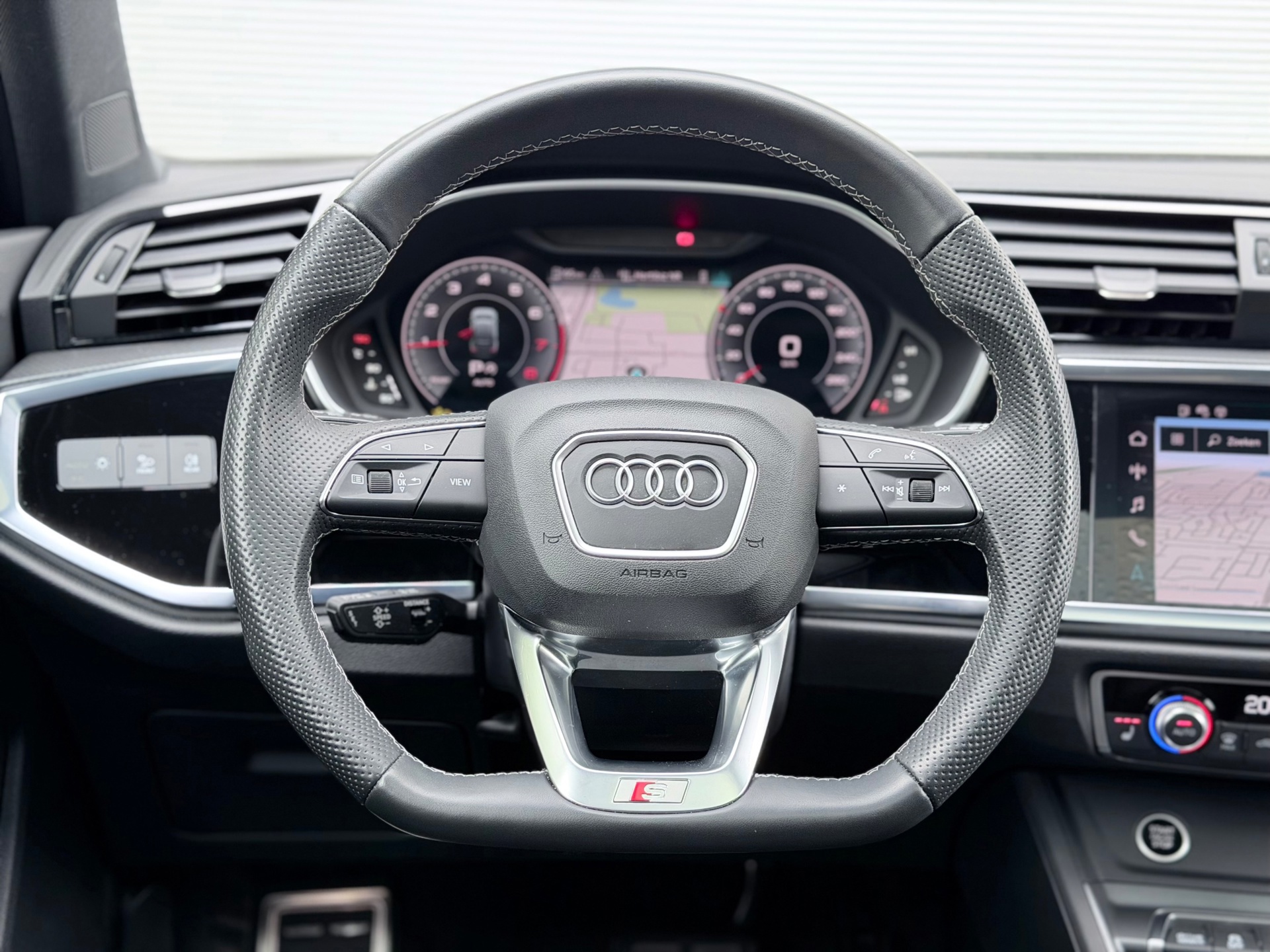 Audi Q3 Sportback 35 TFSI S Edition Competition (2024), foto 15
