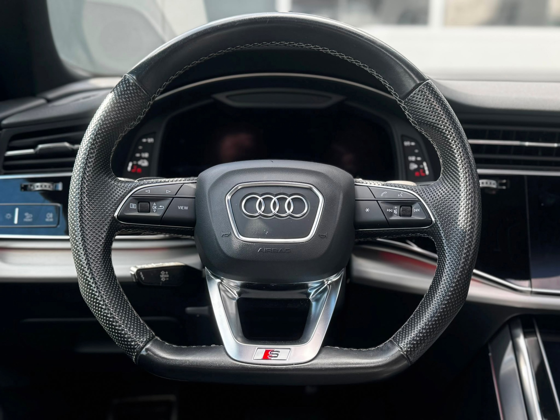 Audi Q8 55 TFSI e quattro S-Line Pro (2021), foto 14