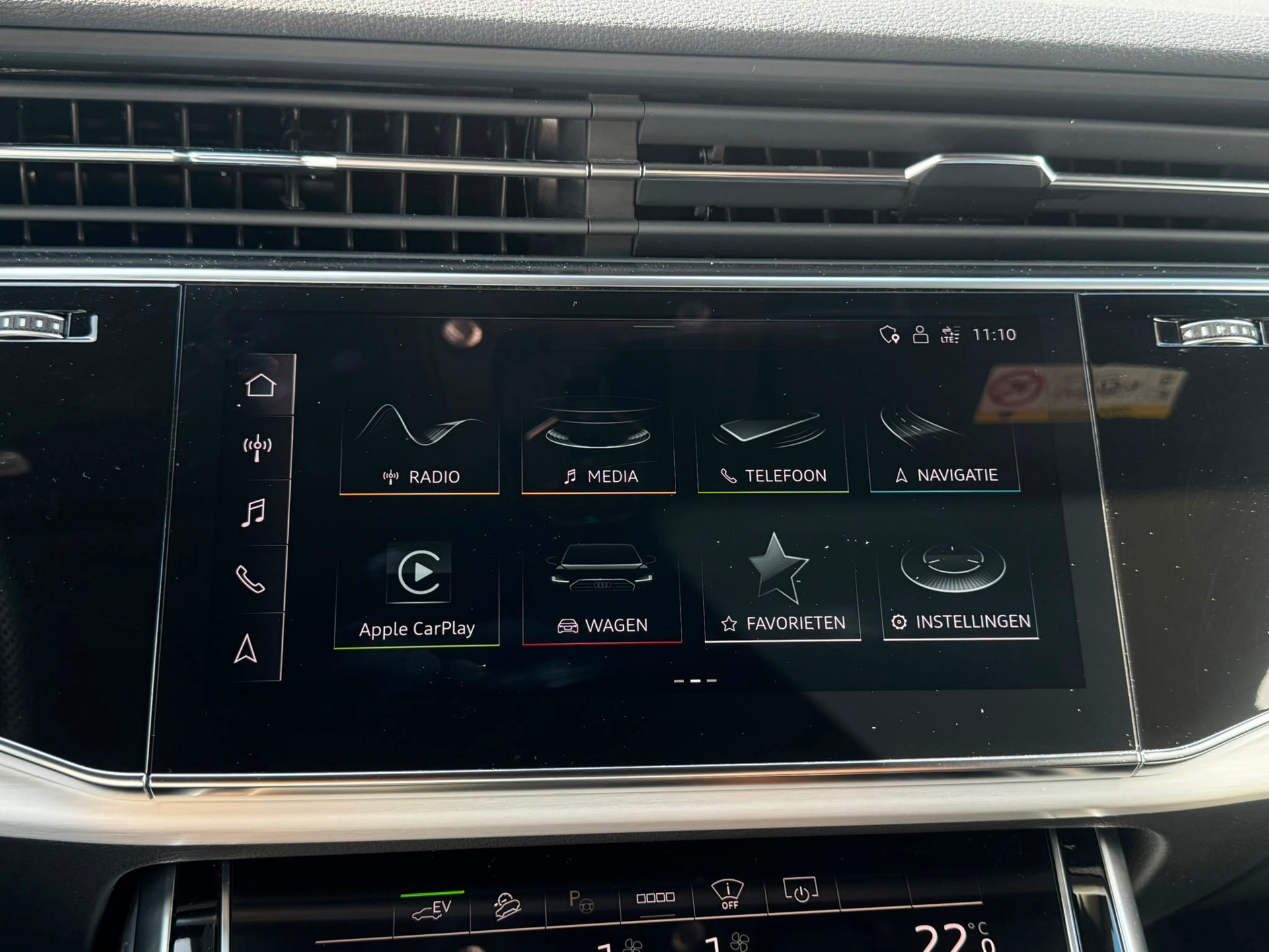 Audi Q8 55 TFSI e quattro S-Line Pro (2021), foto 26