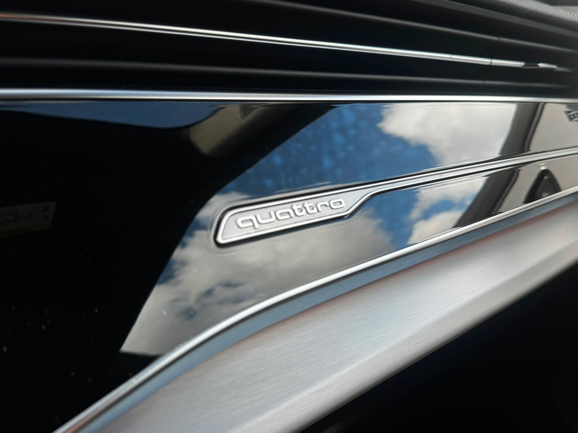 Audi Q8 55 TFSI e quattro S-Line Pro (2021), foto 36