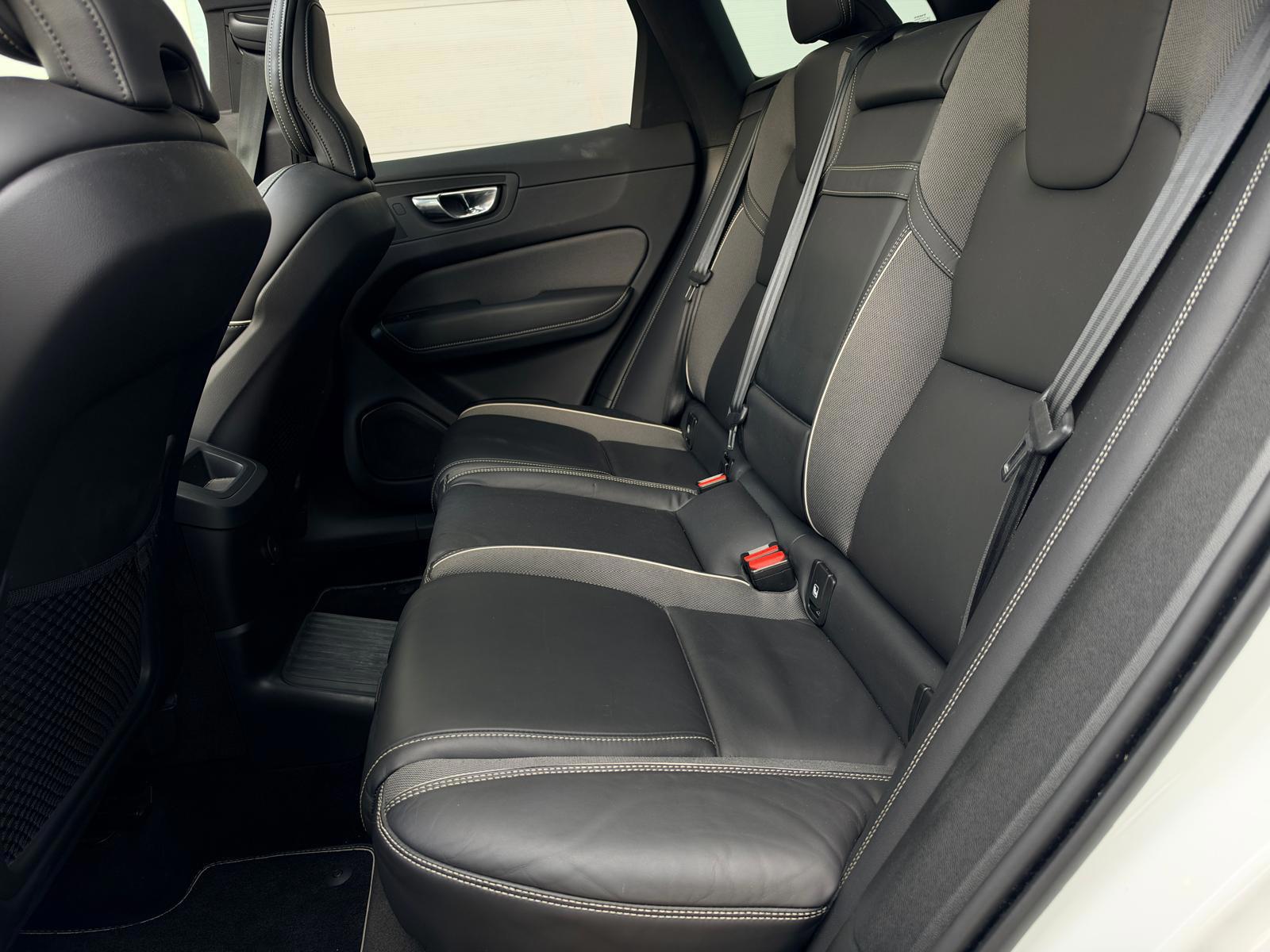 Volvo XC60 2.0 Recharge T6 AWD R-Design (2020), foto 14