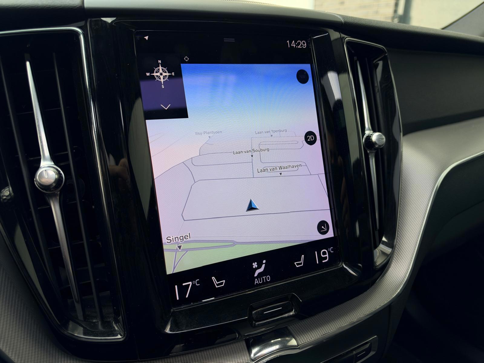 Volvo XC60 2.0 Recharge T6 AWD R-Design (2020), foto 15