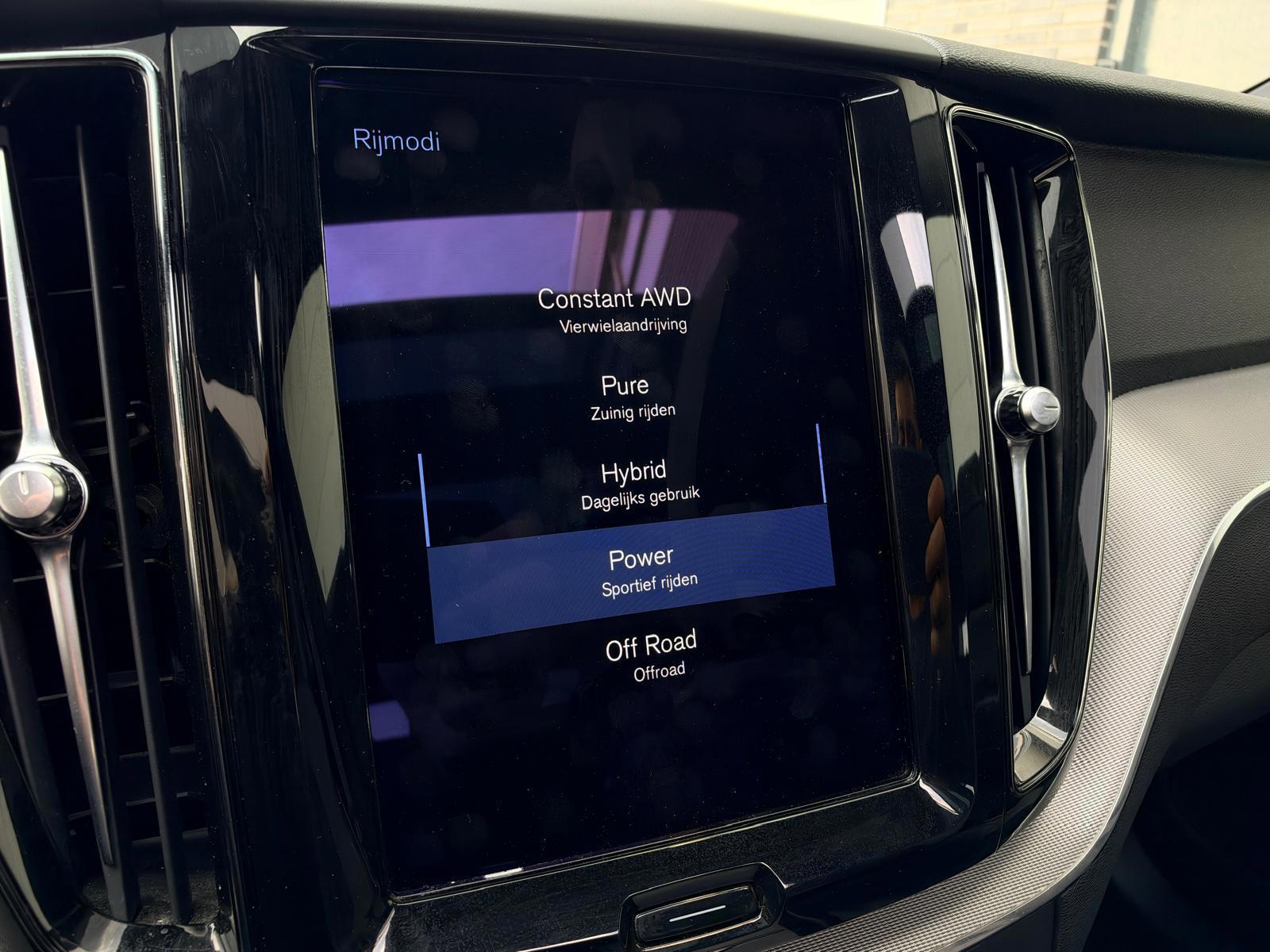 Volvo XC60 2.0 Recharge T6 AWD R-Design (2020), foto 17