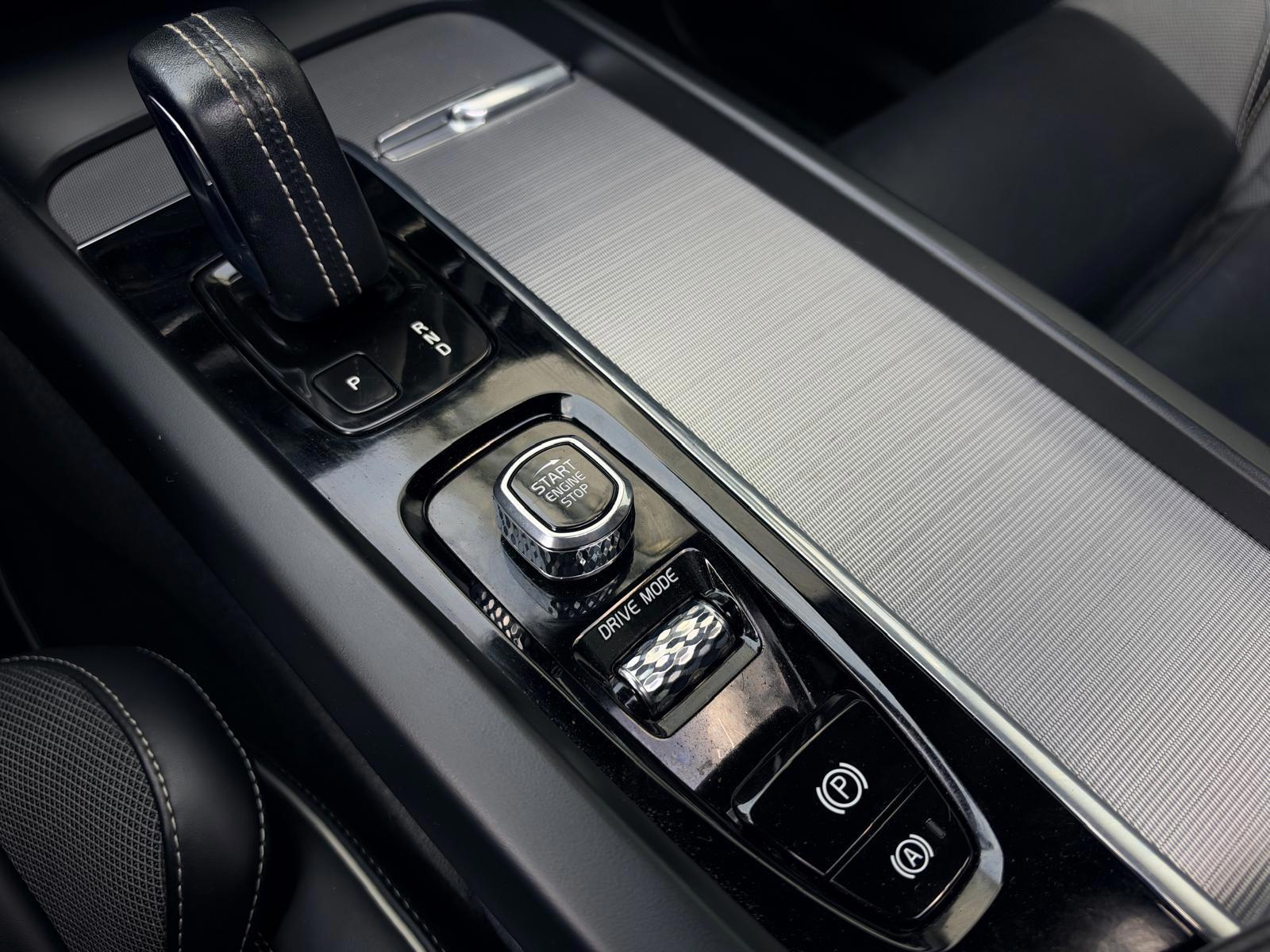 Volvo XC60 2.0 Recharge T6 AWD R-Design (2020), foto 19