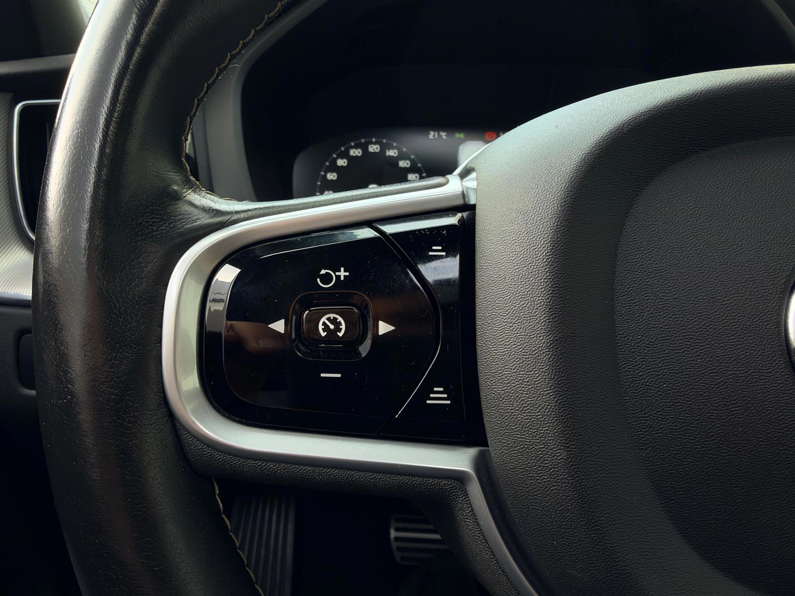 Volvo XC60 2.0 Recharge T6 AWD R-Design (2020), foto 20