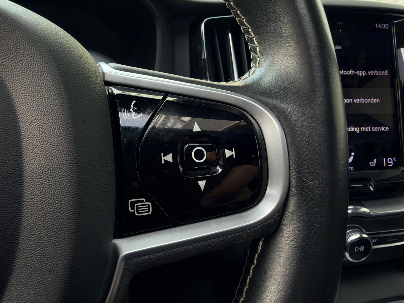 Volvo XC60 2.0 Recharge T6 AWD R-Design (2020), foto 21
