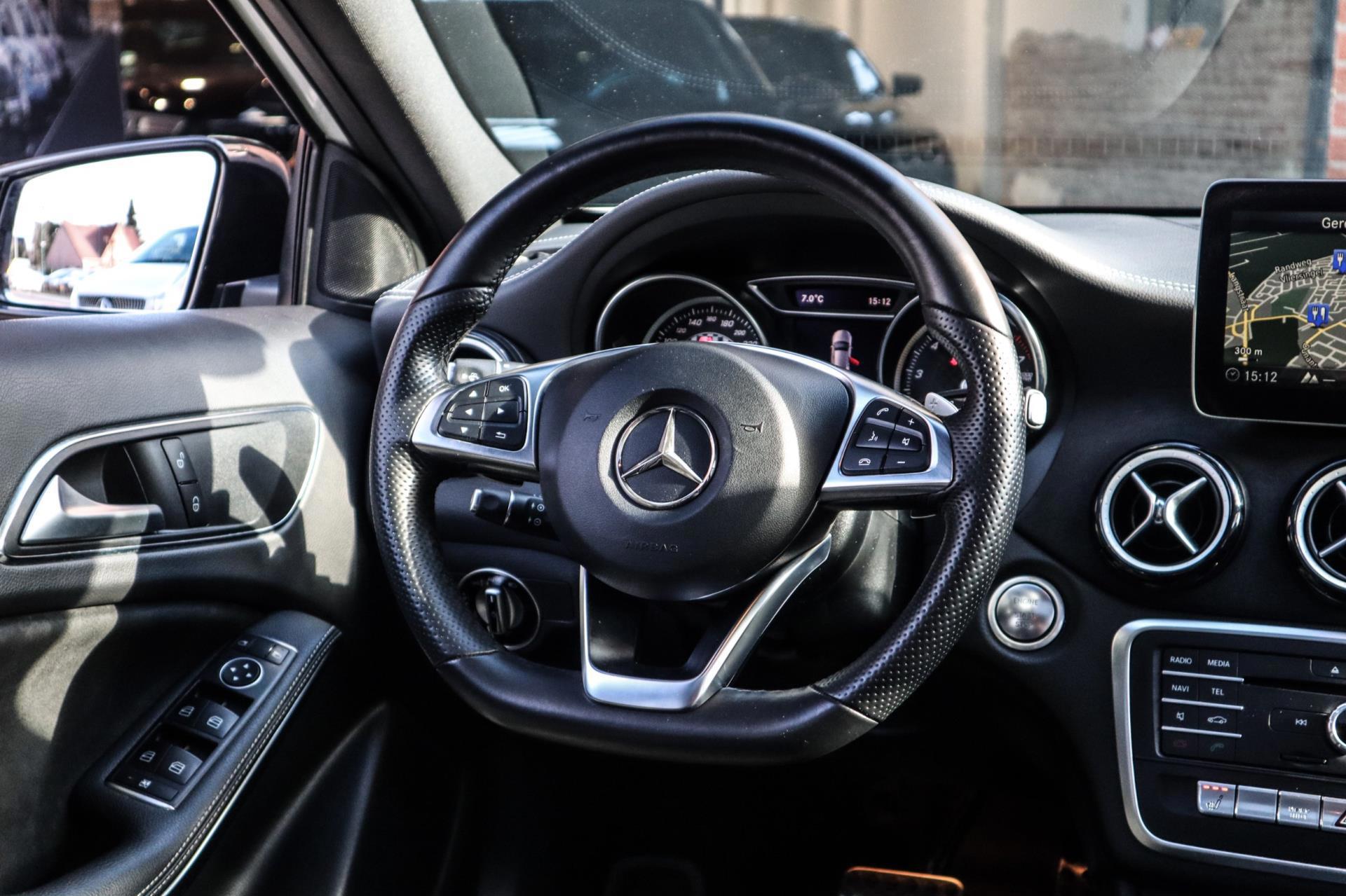 Mercedes-Benz A-klasse 180 AMG White Art (2017), foto 16