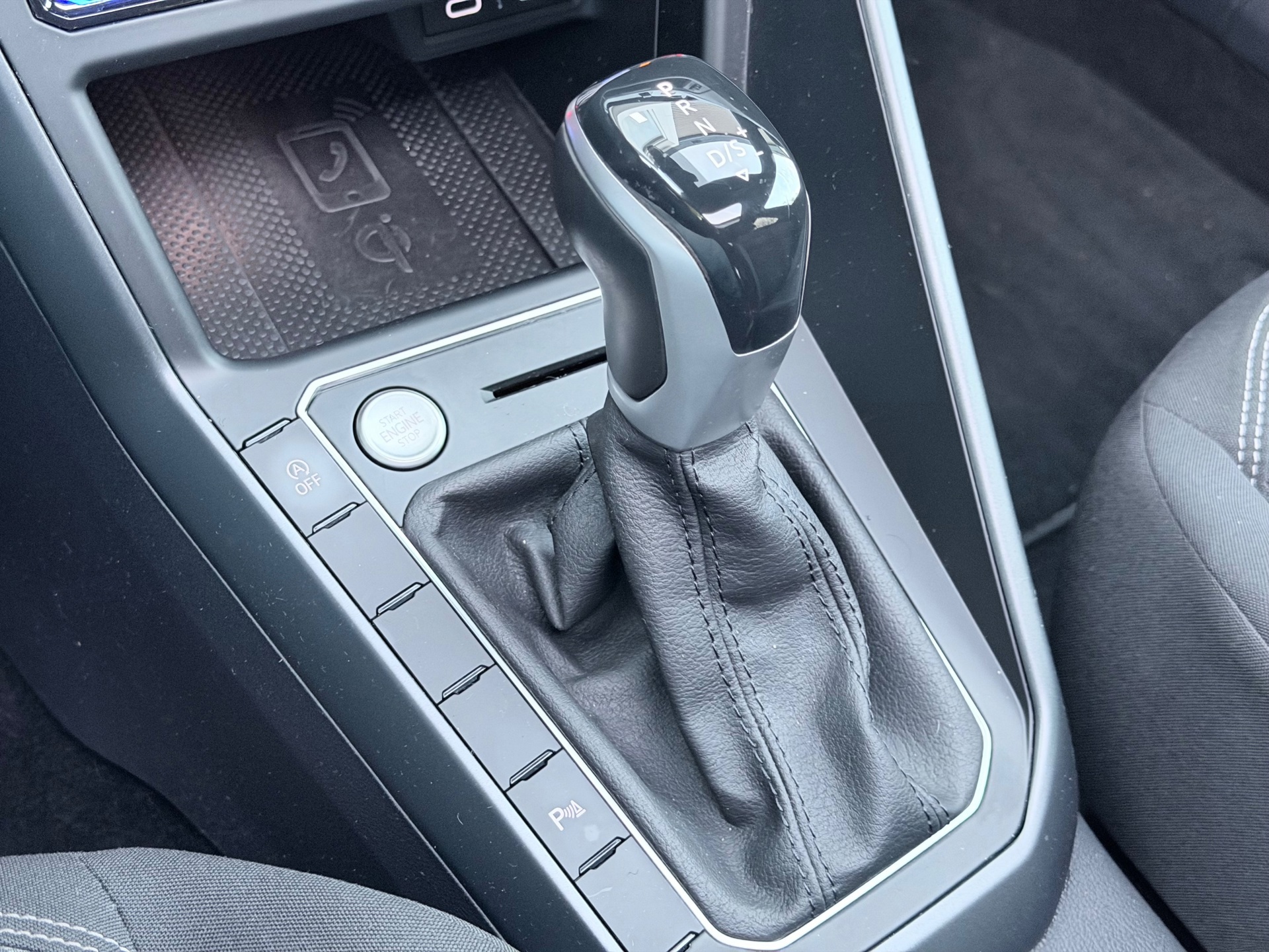 Volkswagen Taigo 1.5 TSI 3x R-Line (2022), foto 17