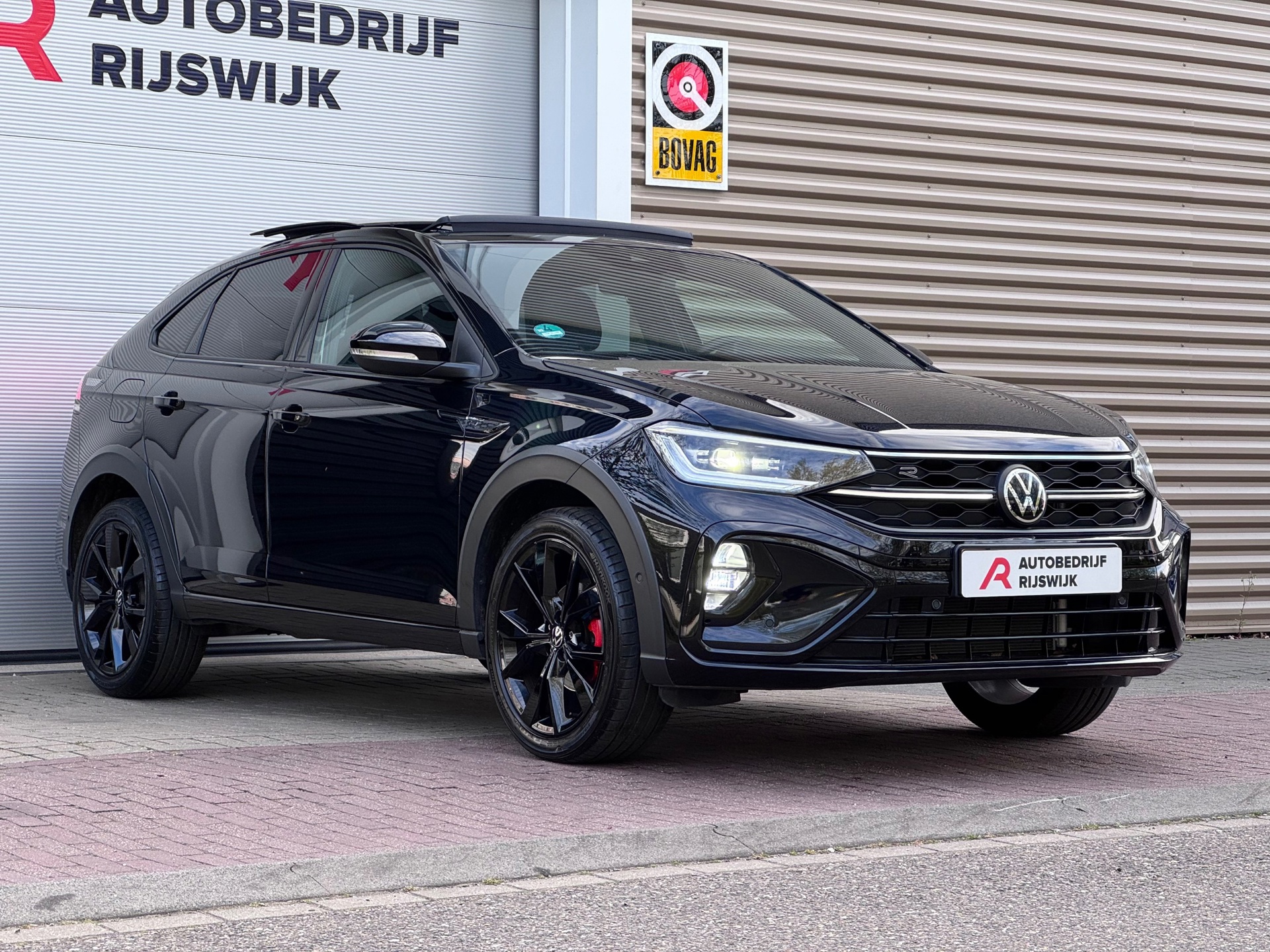 Volkswagen Taigo 1.5 TSI 3x R-Line (2022), foto 9