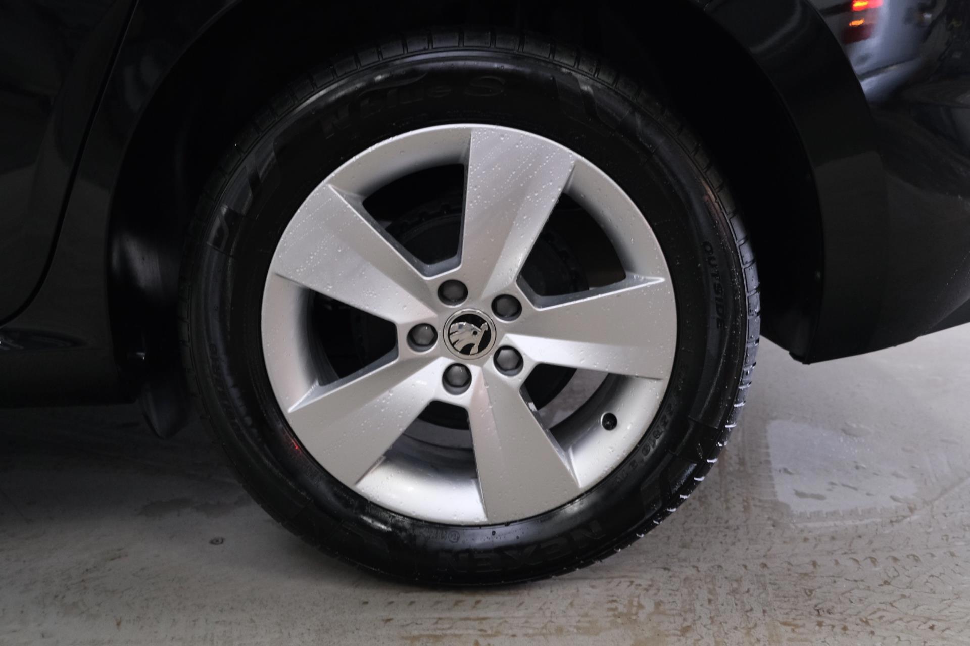 Skoda Scala 1.0 TSI Sport Business (2024), foto 24