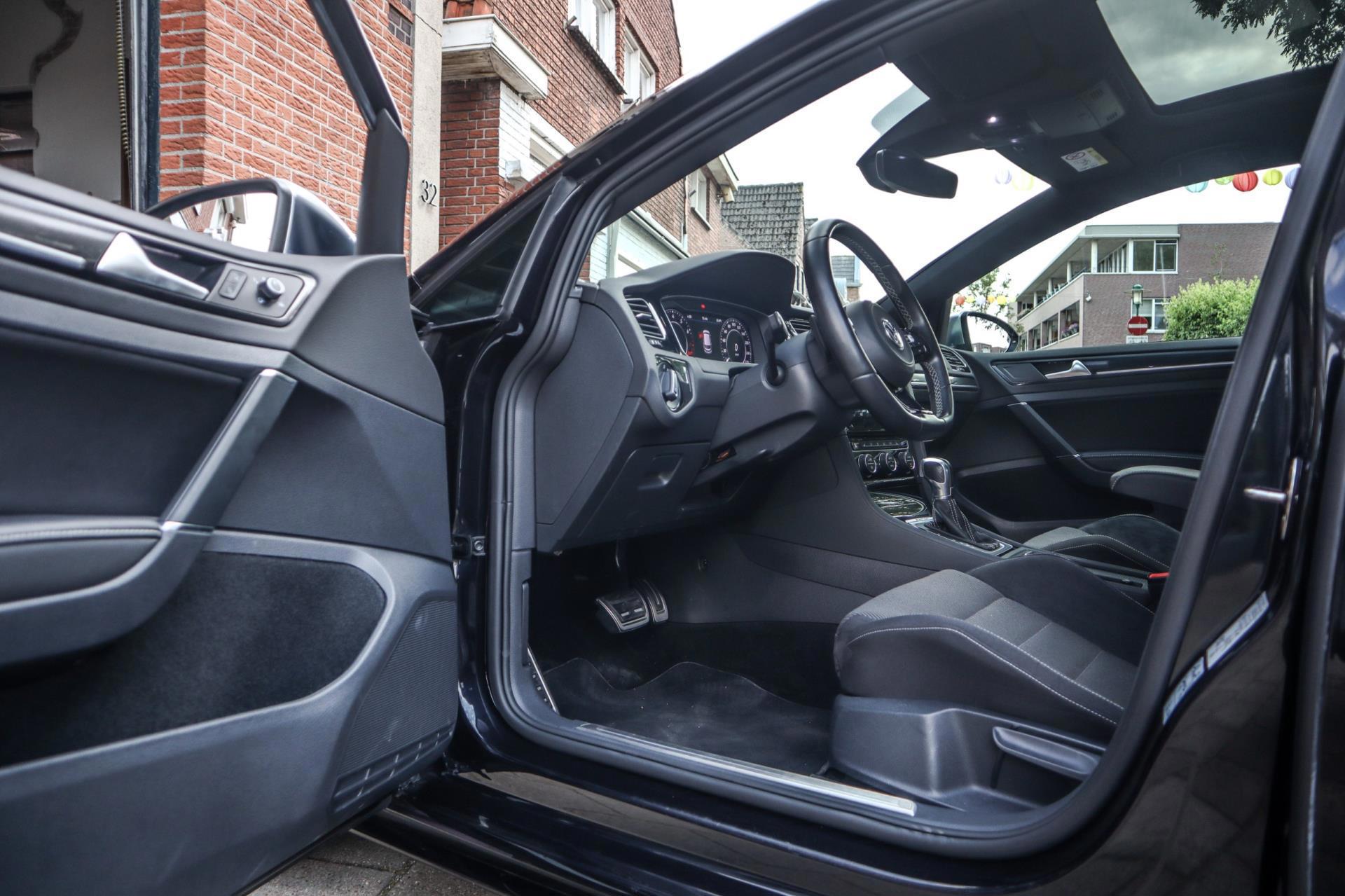 Volkswagen Golf 2.0 TSI 4Motion R (2018), foto 13