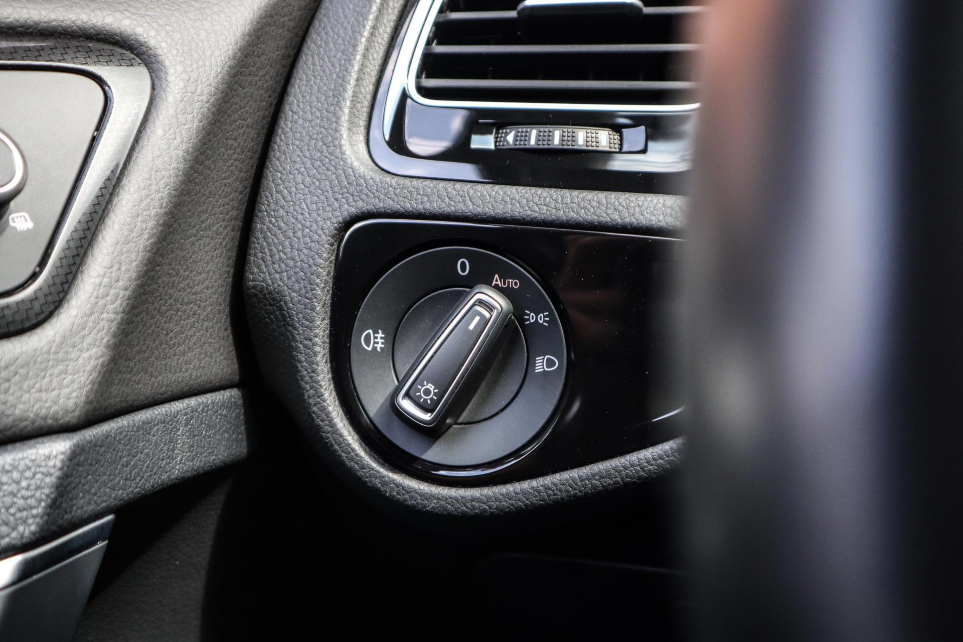 Volkswagen Golf 2.0 TSI 4Motion R (2018), foto 24