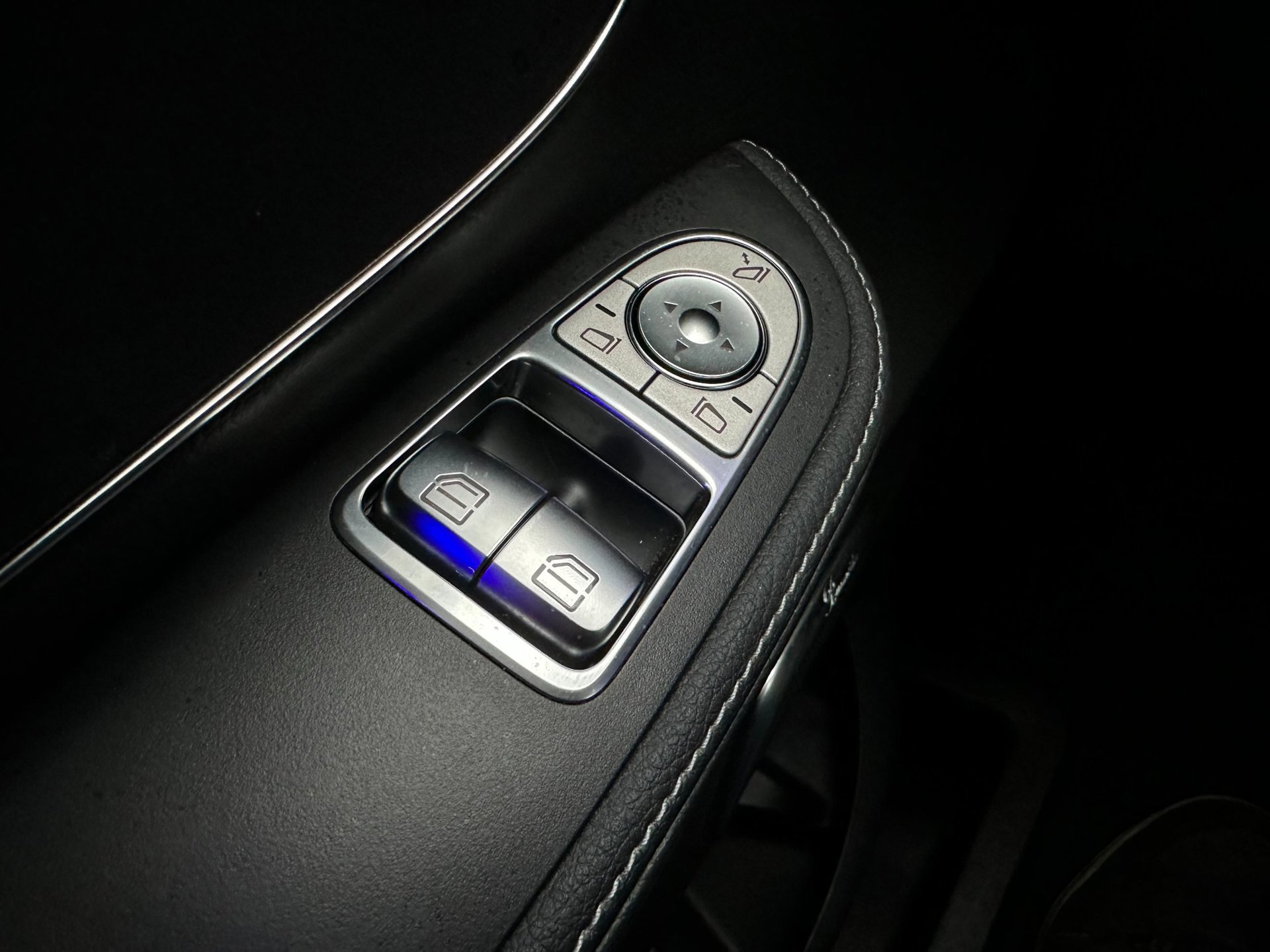 Mercedes-Benz V-klasse 300d 4-MATIC Extra Lang DC Avantgarde Edition AMG (2025), foto 17