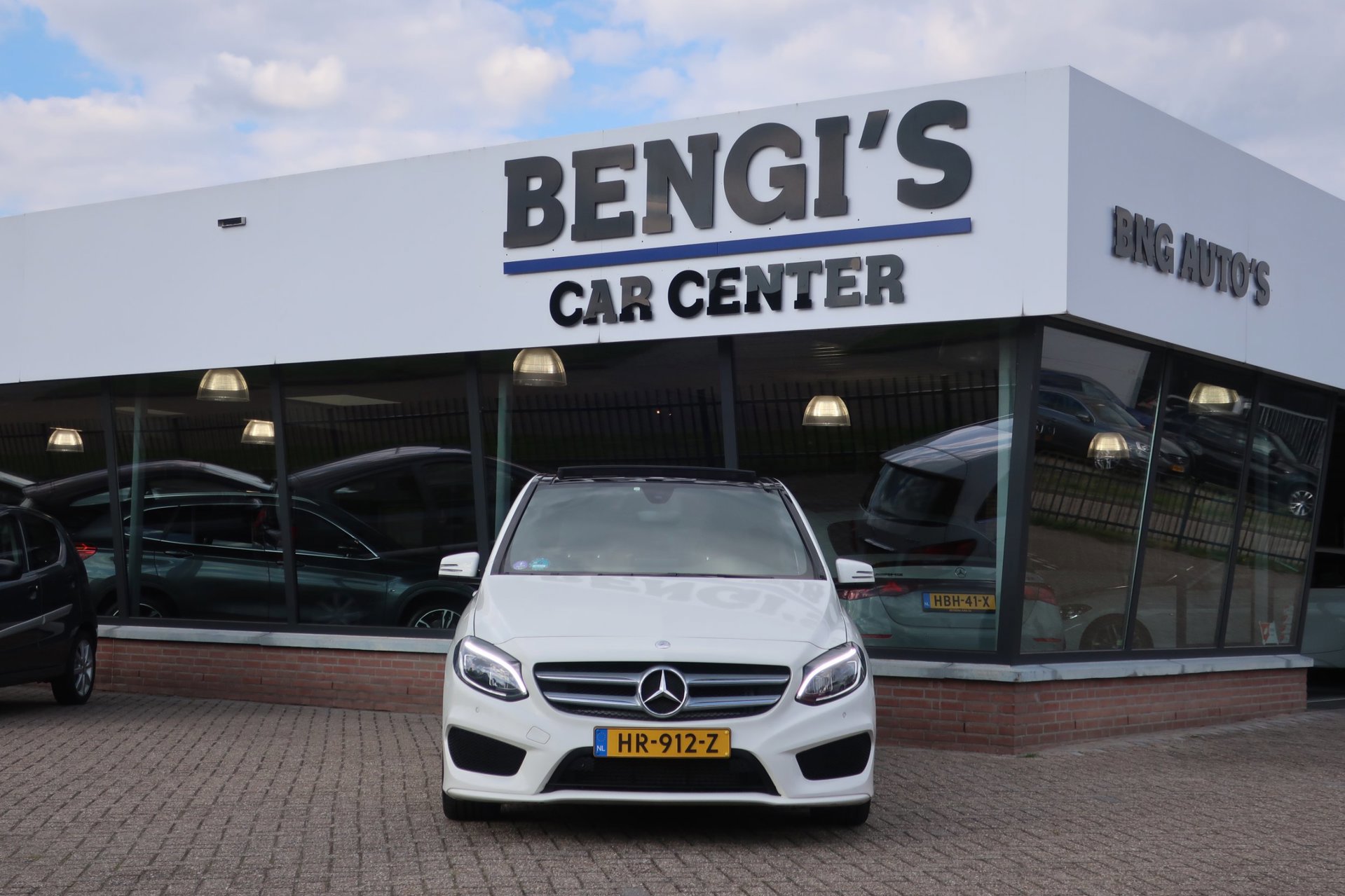 Mercedes-Benz B-klasse 180 Ambition AMG 2e (2016), foto 2