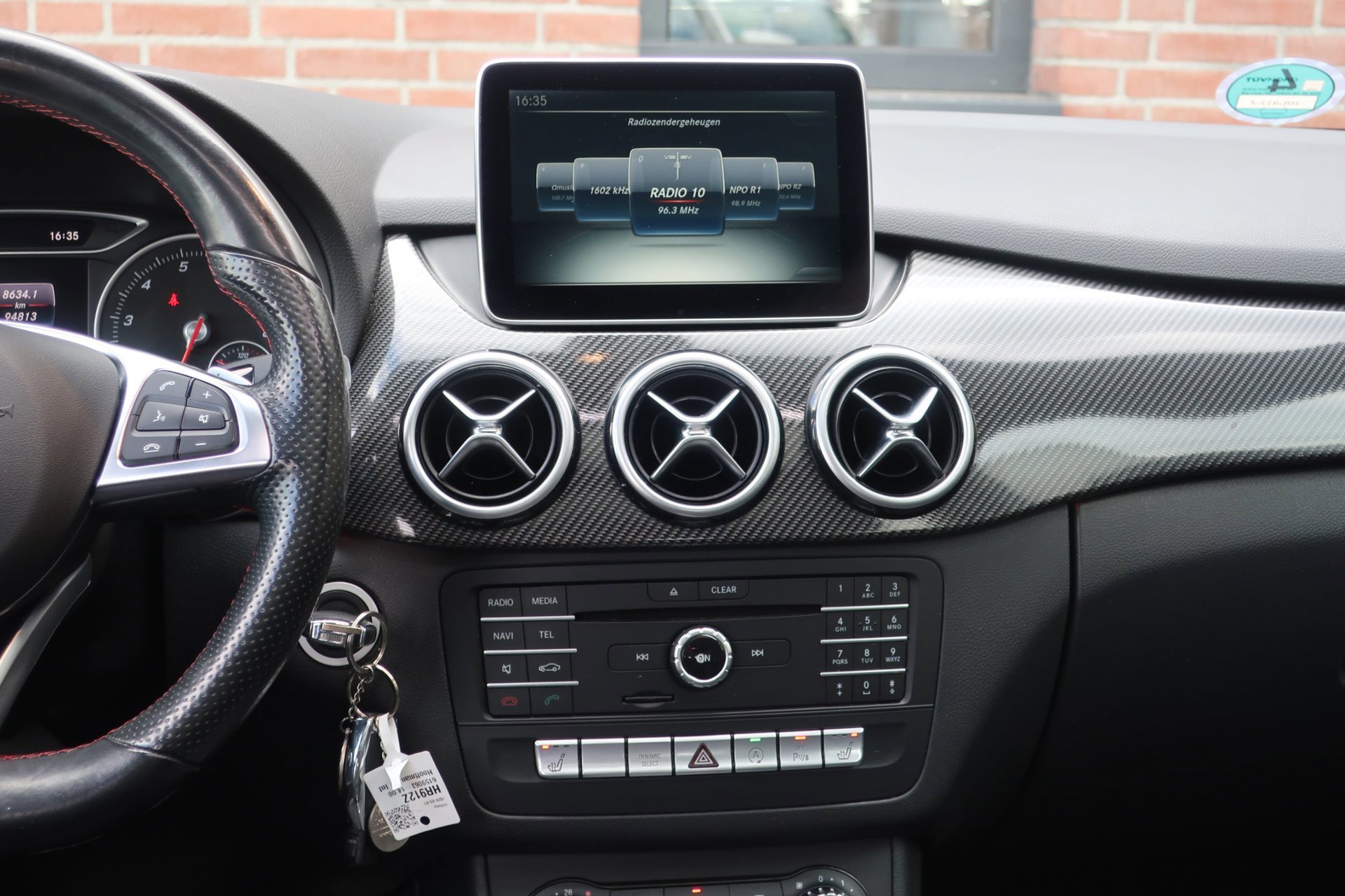 Mercedes-Benz B-klasse 180 Ambition AMG 2e (2016), foto 14