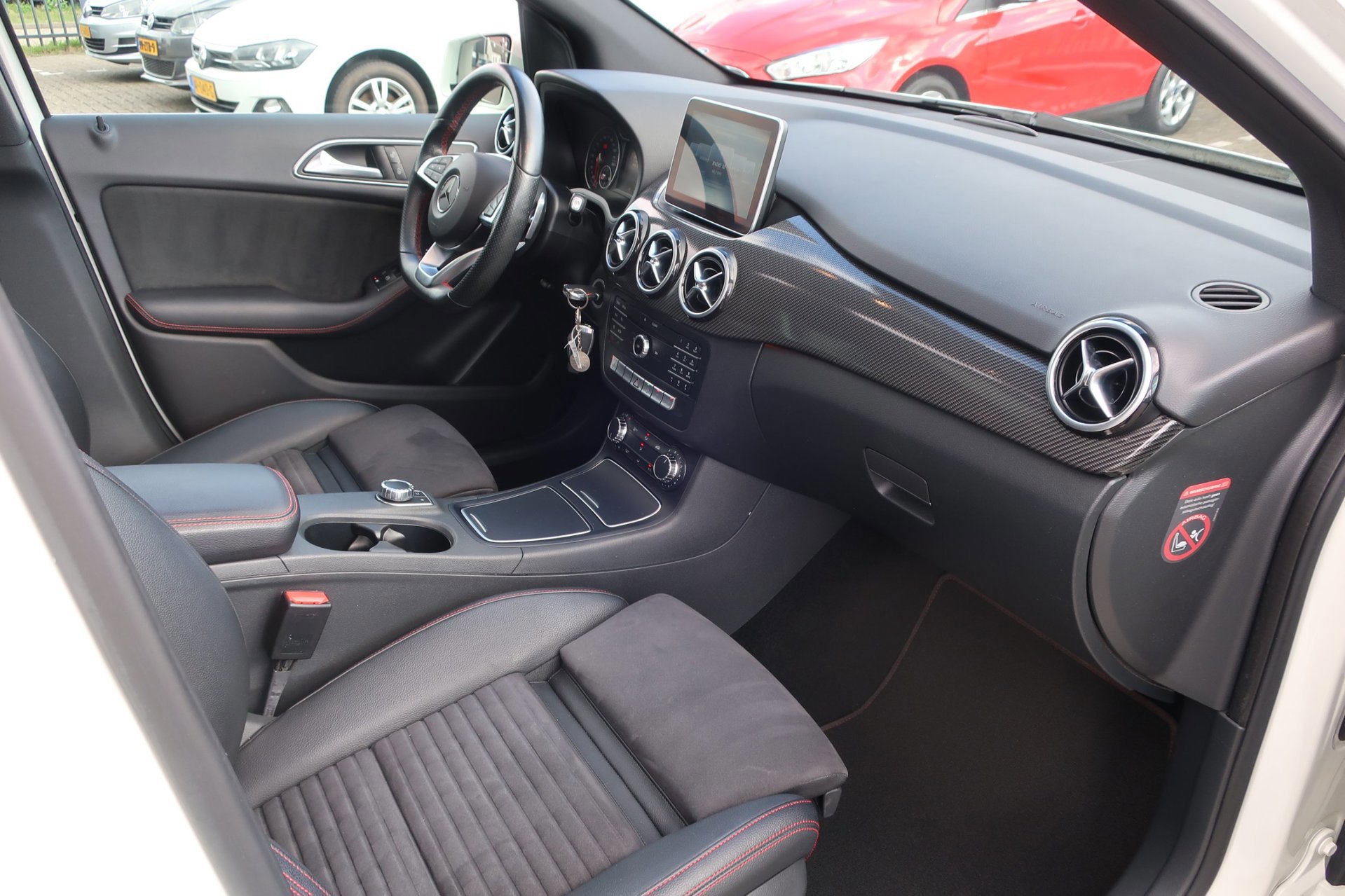 Mercedes-Benz B-klasse 180 Ambition AMG 2e (2016), foto 19