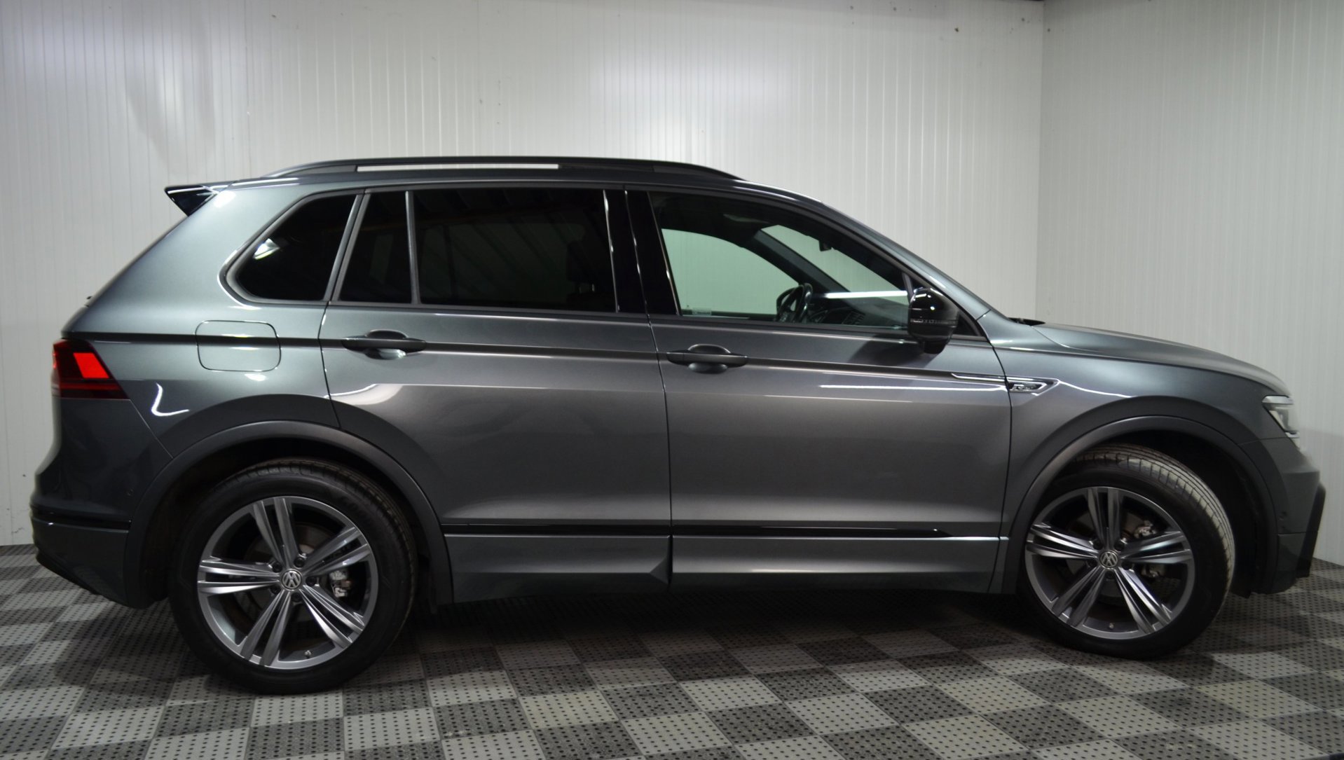 Volkswagen Tiguan 1.5 TSI ACT Highline Business R-Line (2020), foto 2